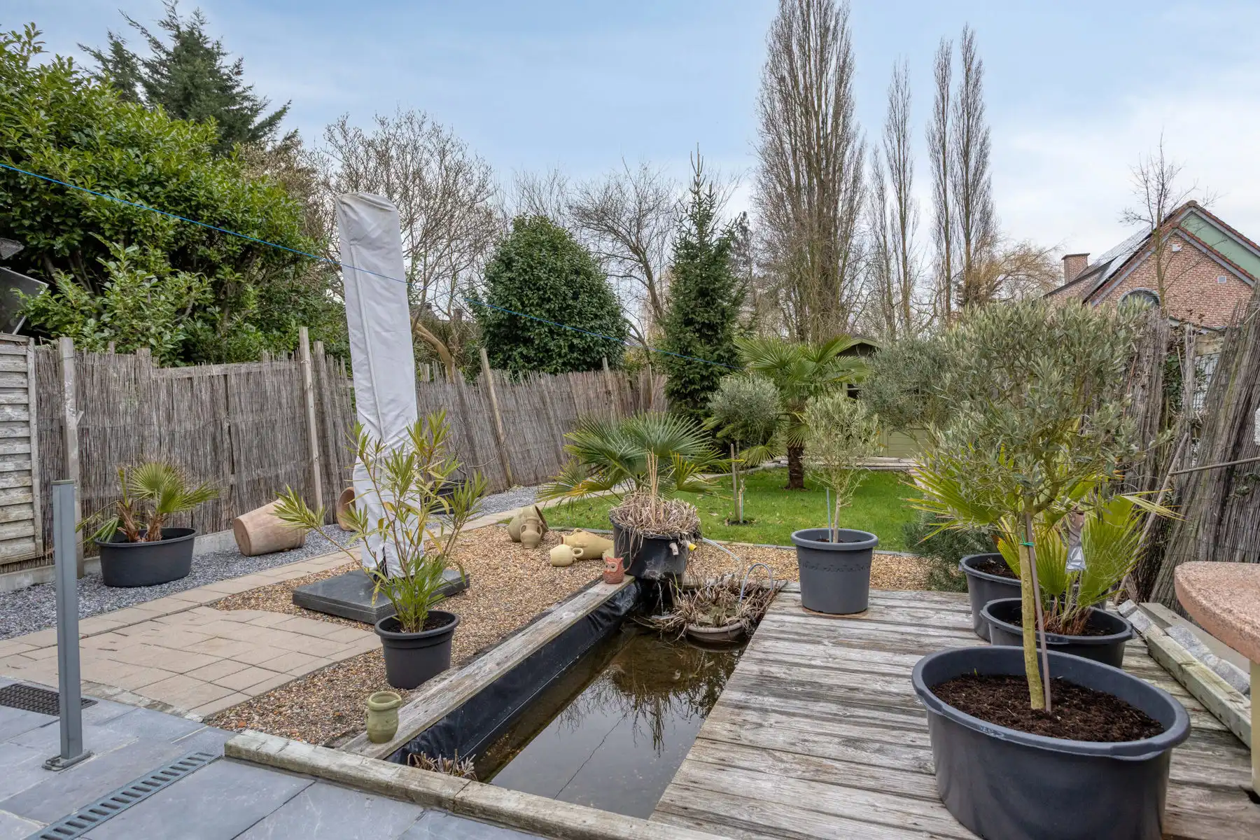 Halfopen met grote slaapkamers en zuidgerichte tuin foto 27