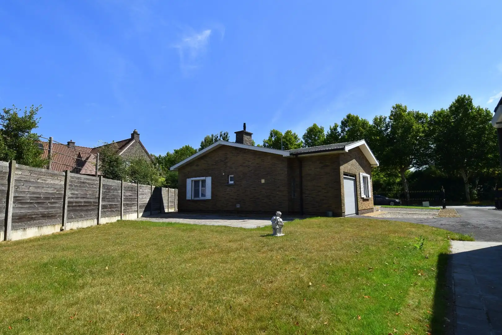 Alleenstaande woning met tuin en garage te koop op een bereikbare locatie te Harelbeke foto 14