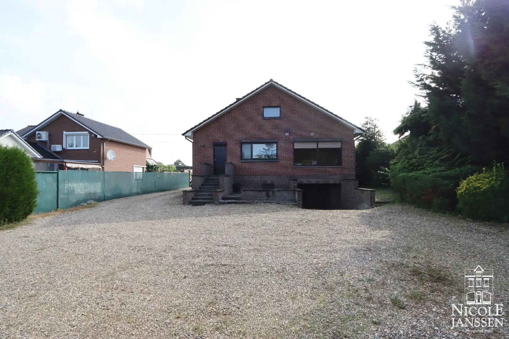 Gelijkvloerse verzorgde woning nabij het centrum van Maaseik foto 2