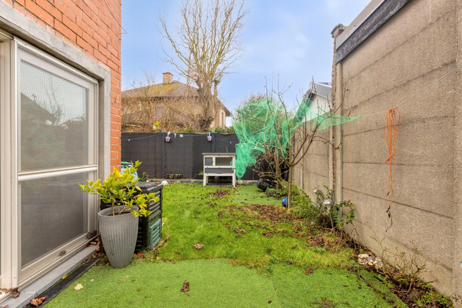 Ruime woning met 4 slaapkamers, garage en tuin in een leuke buurt! foto 15