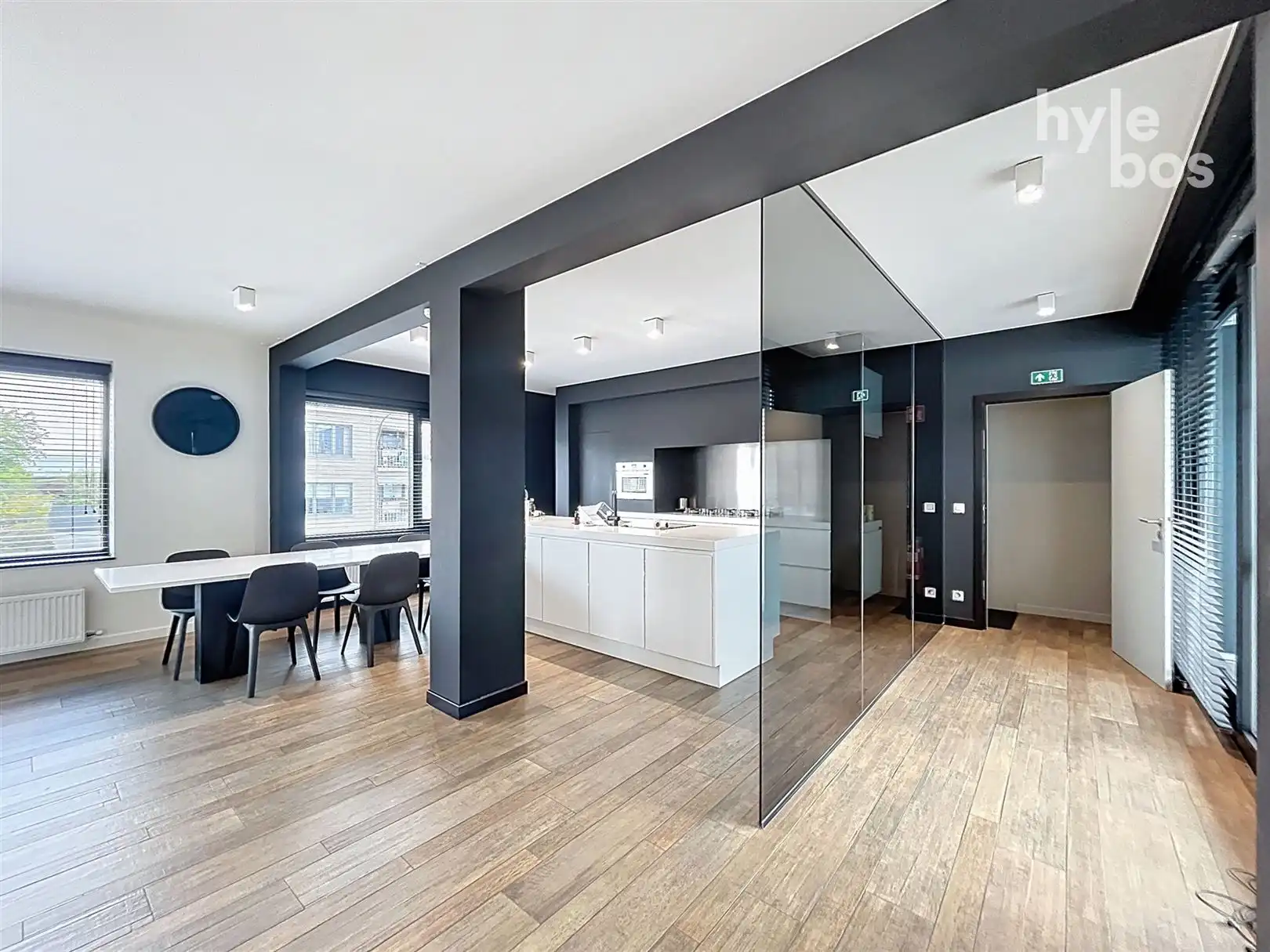 Ruime, moderne kantoorruimte  foto 5