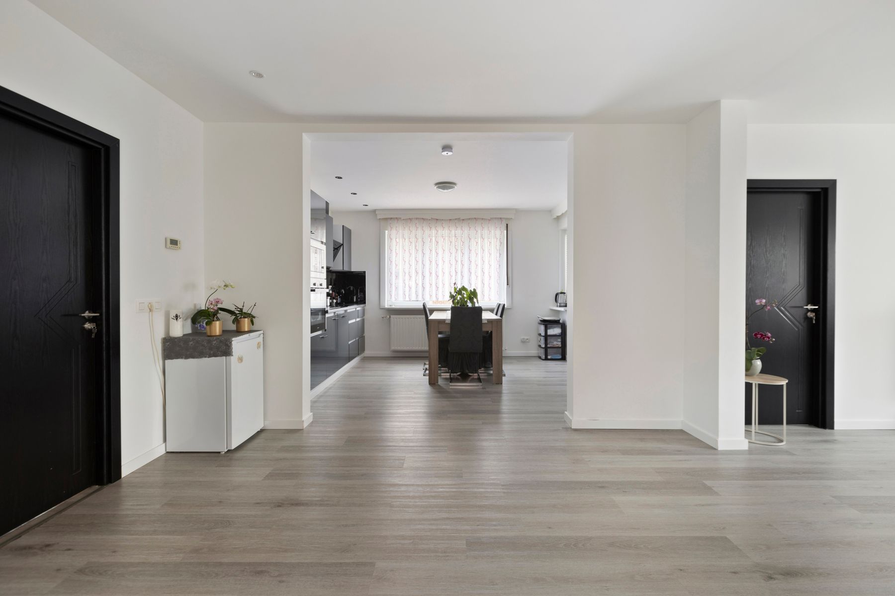 Gerenoveerde woning met drie slaapkamers foto 11