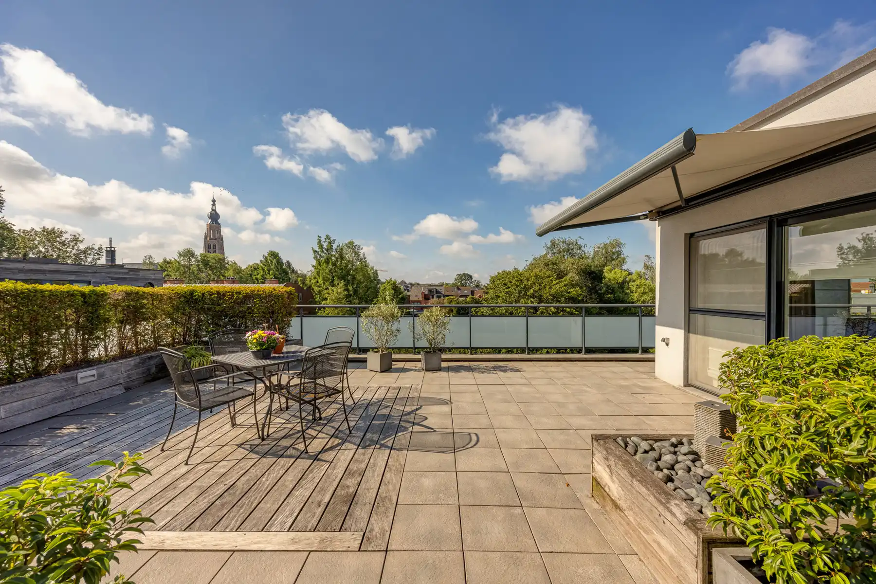 Ruim dakappartement met 2 slaapkamers en terras van ca. 155m². foto 20