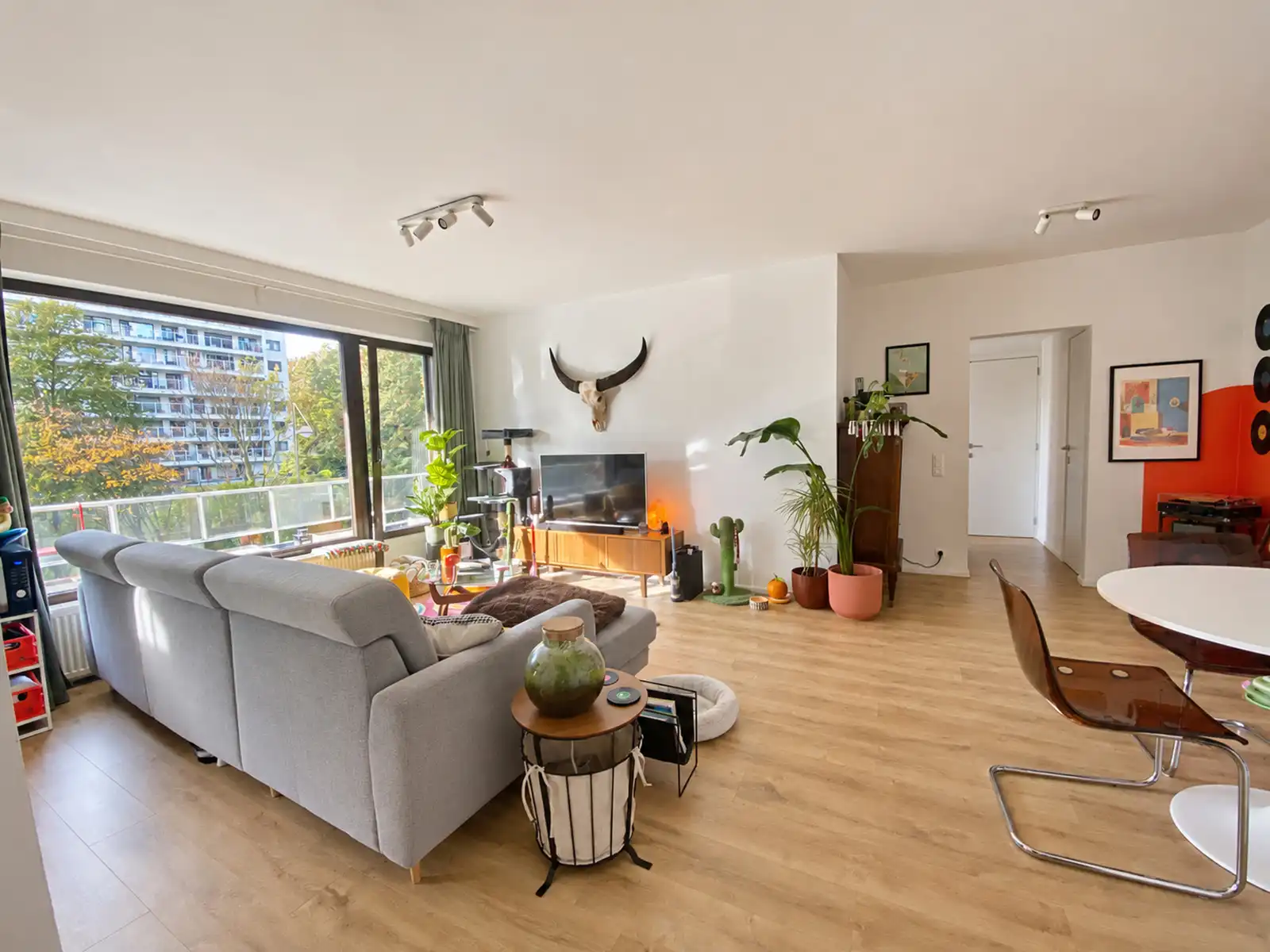 Recent gerenoveerd  2 slpk appartement te Fruithoflaan. foto {{pictureIndex}}