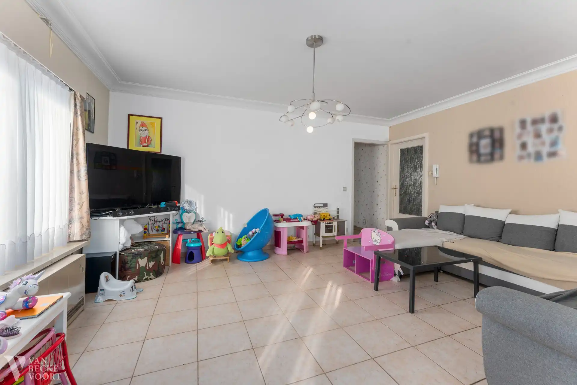 Halfopen woning opgedeeld in 2 units foto 4