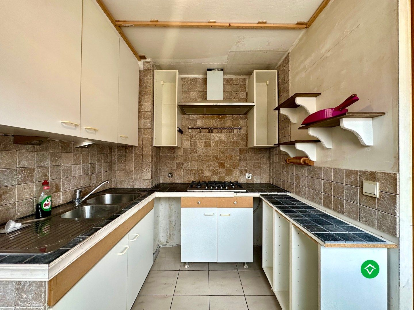 Ruim duplexappartement met terras en garage nabij centrum Roeselare foto 5