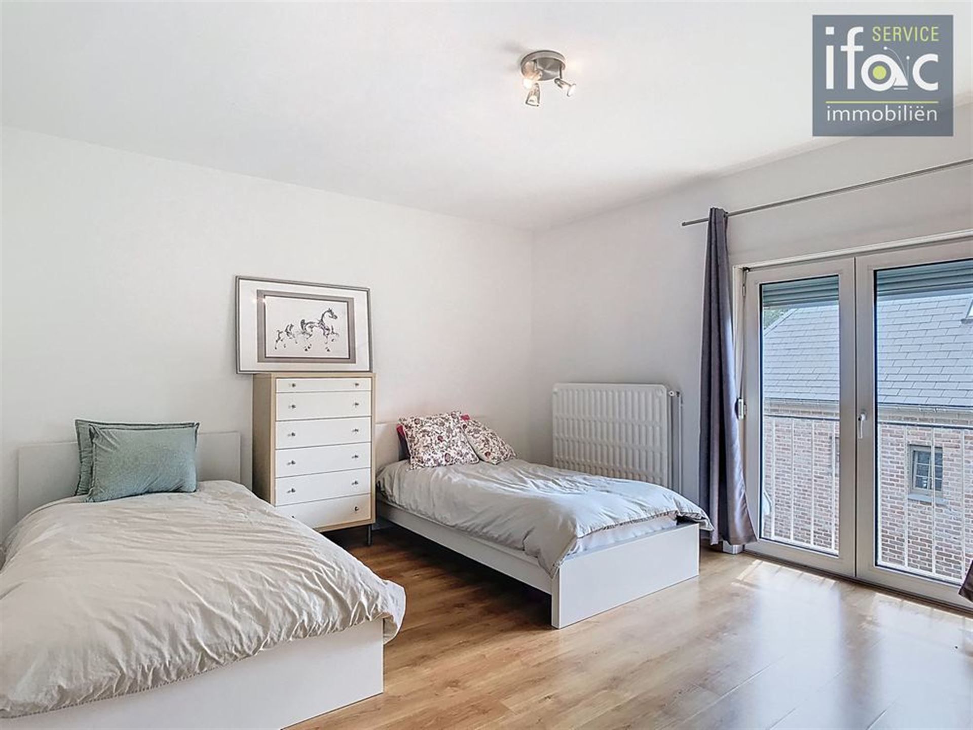 Prachtige villa op toplocatie, 6 slaapkamers en 2 badkamers foto 25
