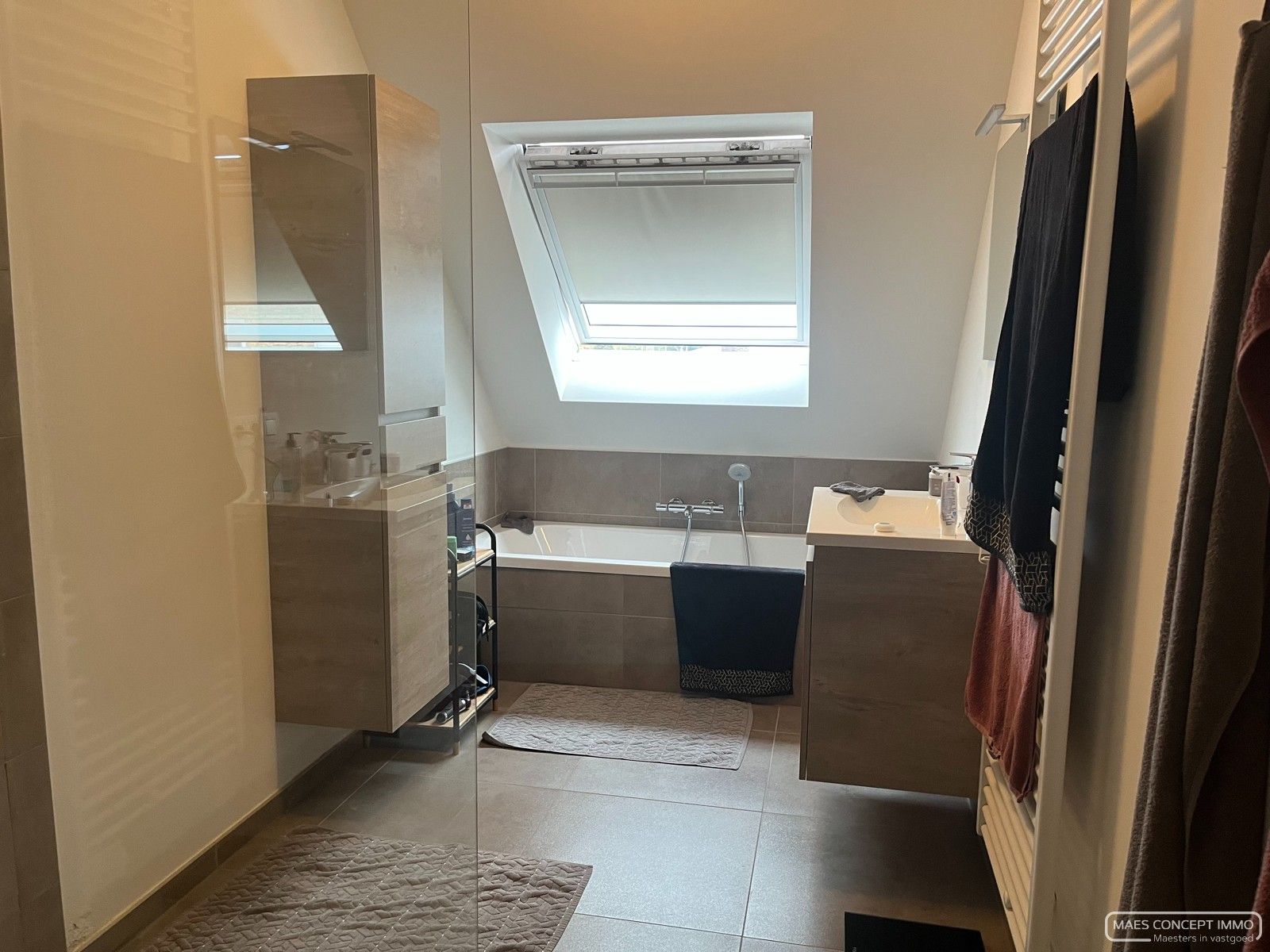 Halfopen nieuwbouwwoning te huur in Oudenaarde met zuidgerichte tuin foto 11