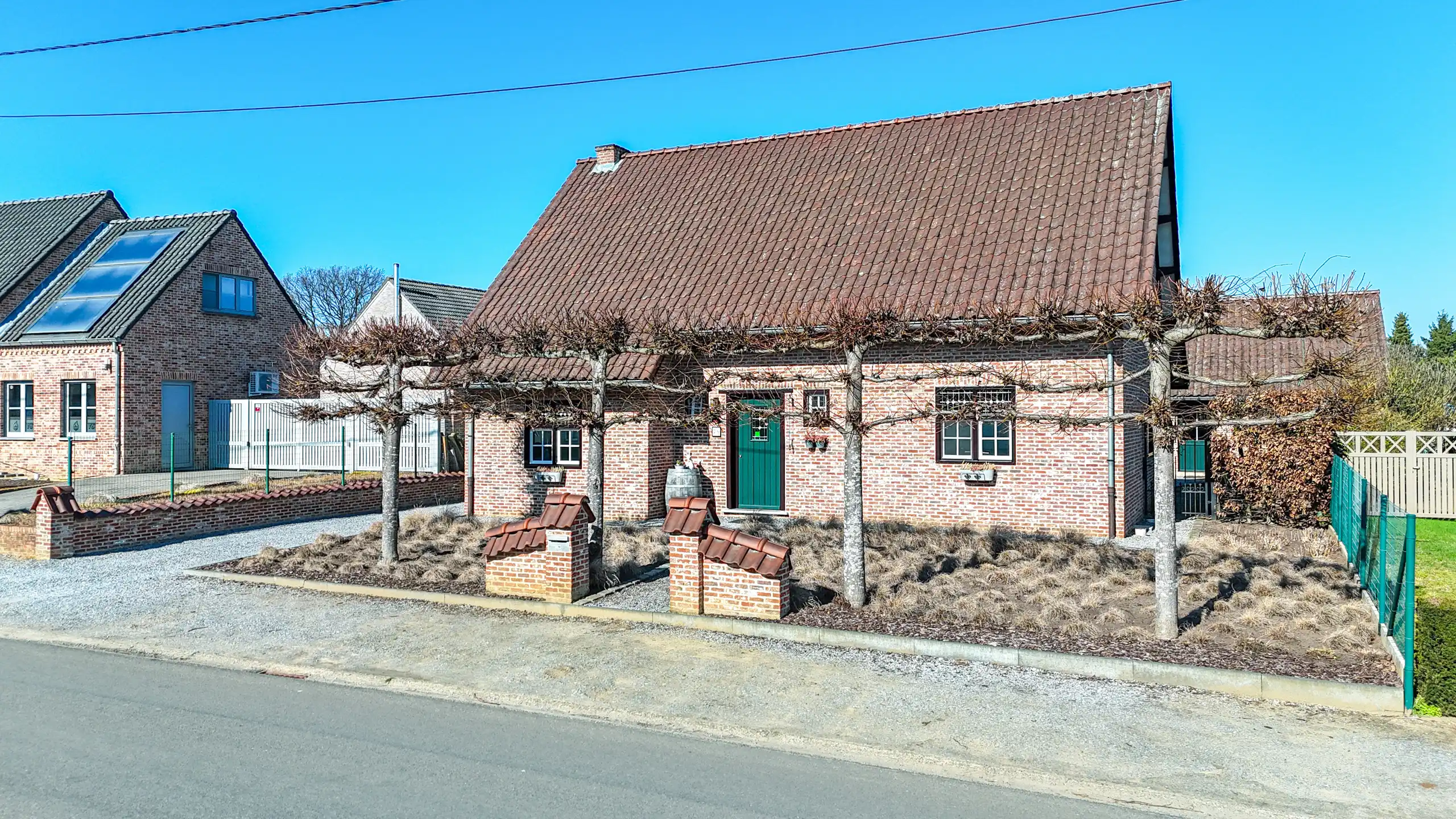 Instapklare gezinswoning met 5slpks, dubbele garage en tuin! foto 51