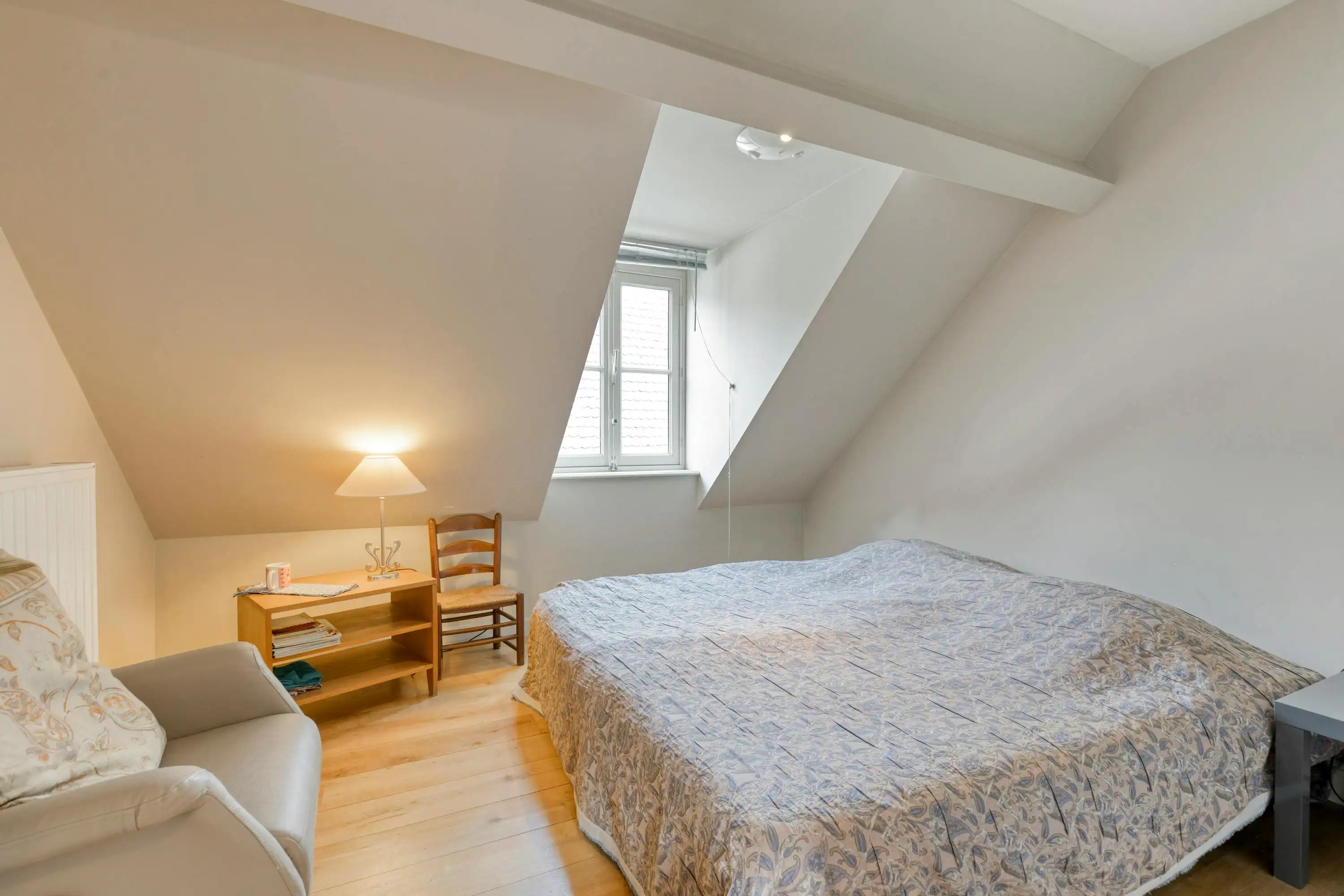 Charmant, instapklare herenhuis (°2007) op toplocatie in Brugge foto 16