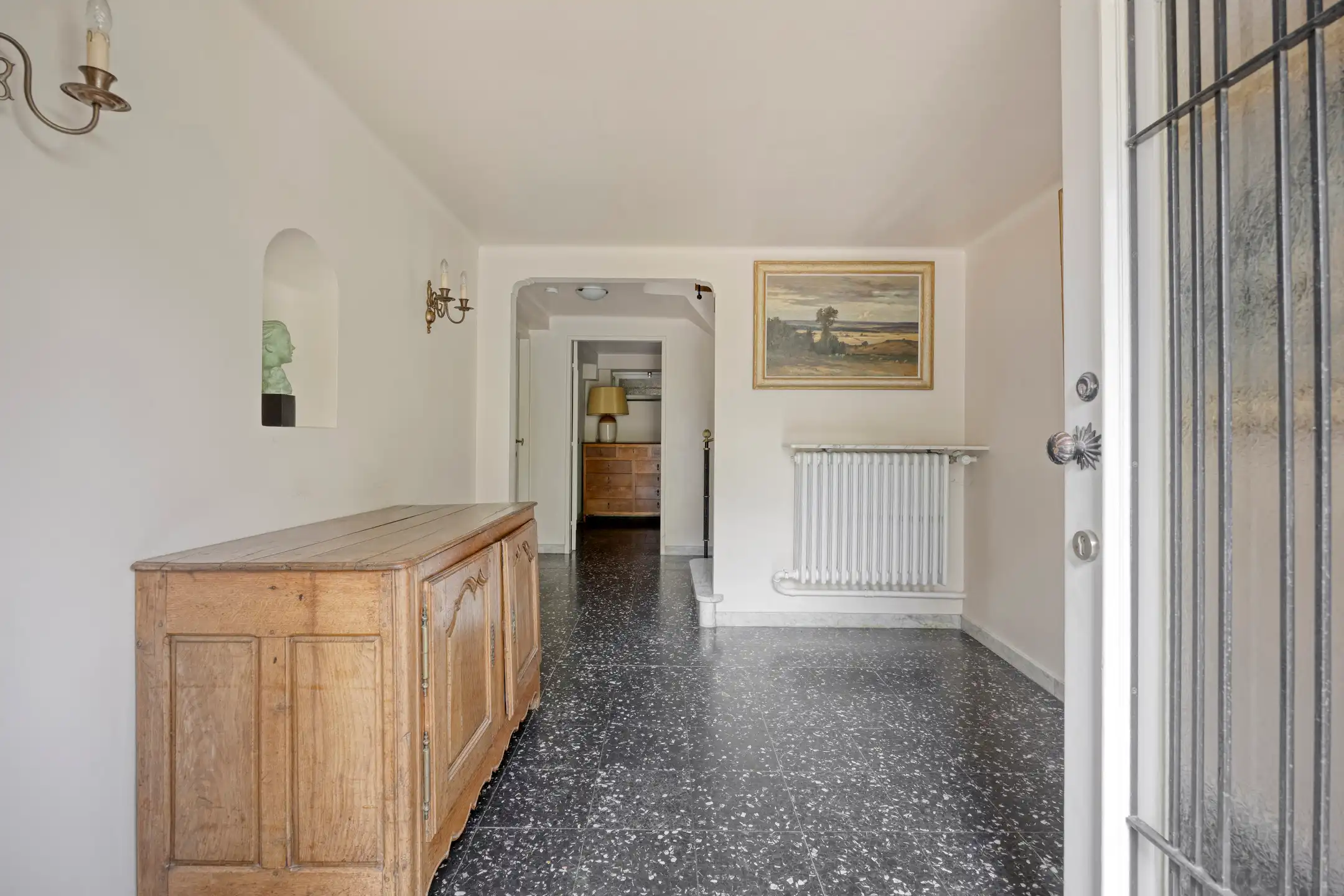 Authentieke villa met 3 kamers, garage en prachtige tuin! foto 3