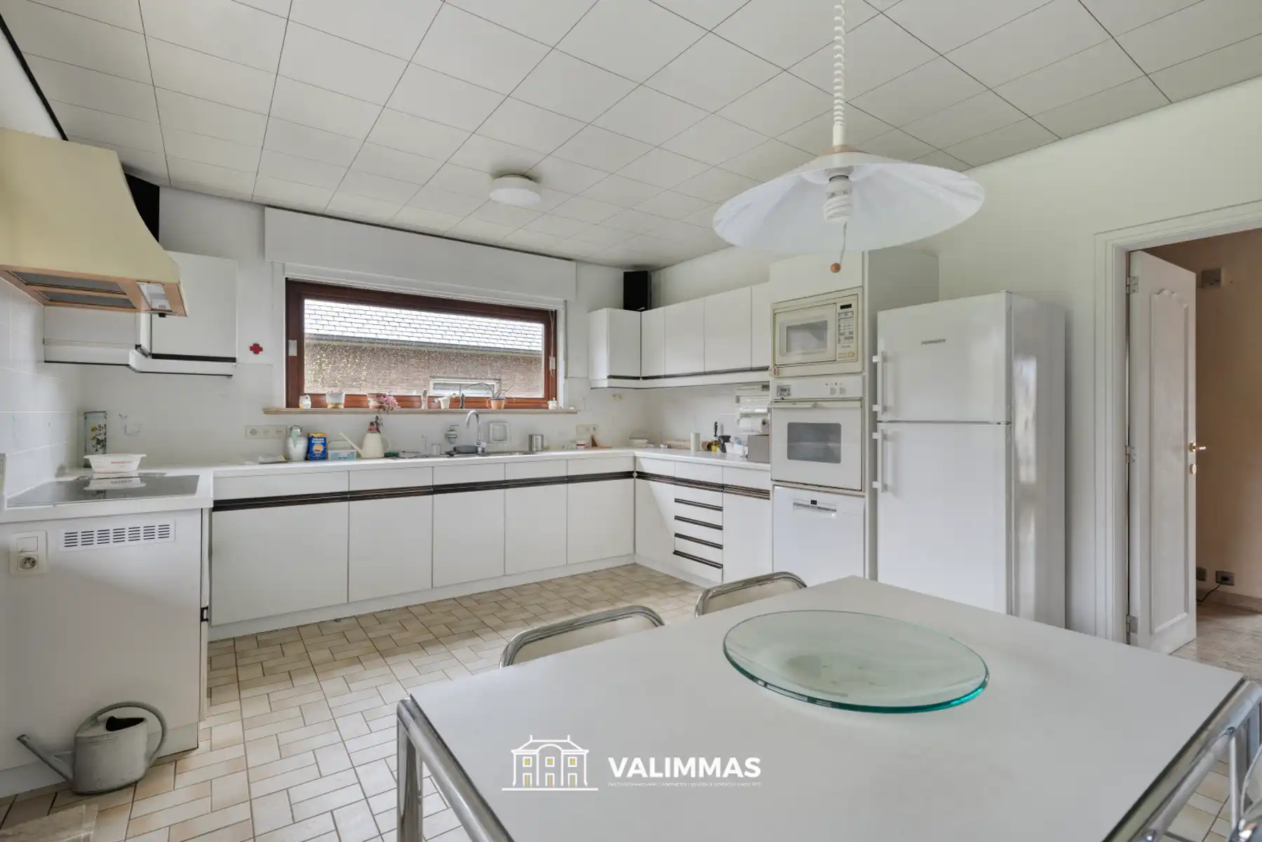 Ruime en zeer verzorgde villa met garage en mooie tuin... foto 9