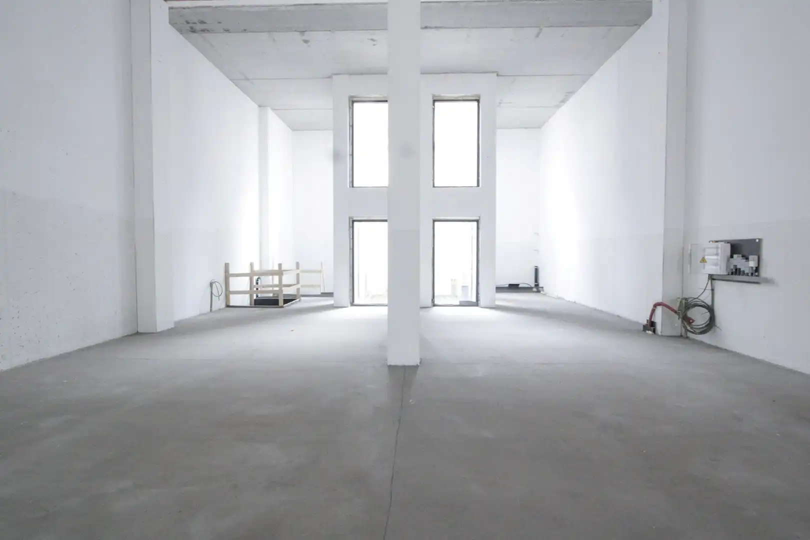 Prachtige winkel Lippenslaan 217 te huur (minimum 50% verplichting horeca of voeding) foto 2