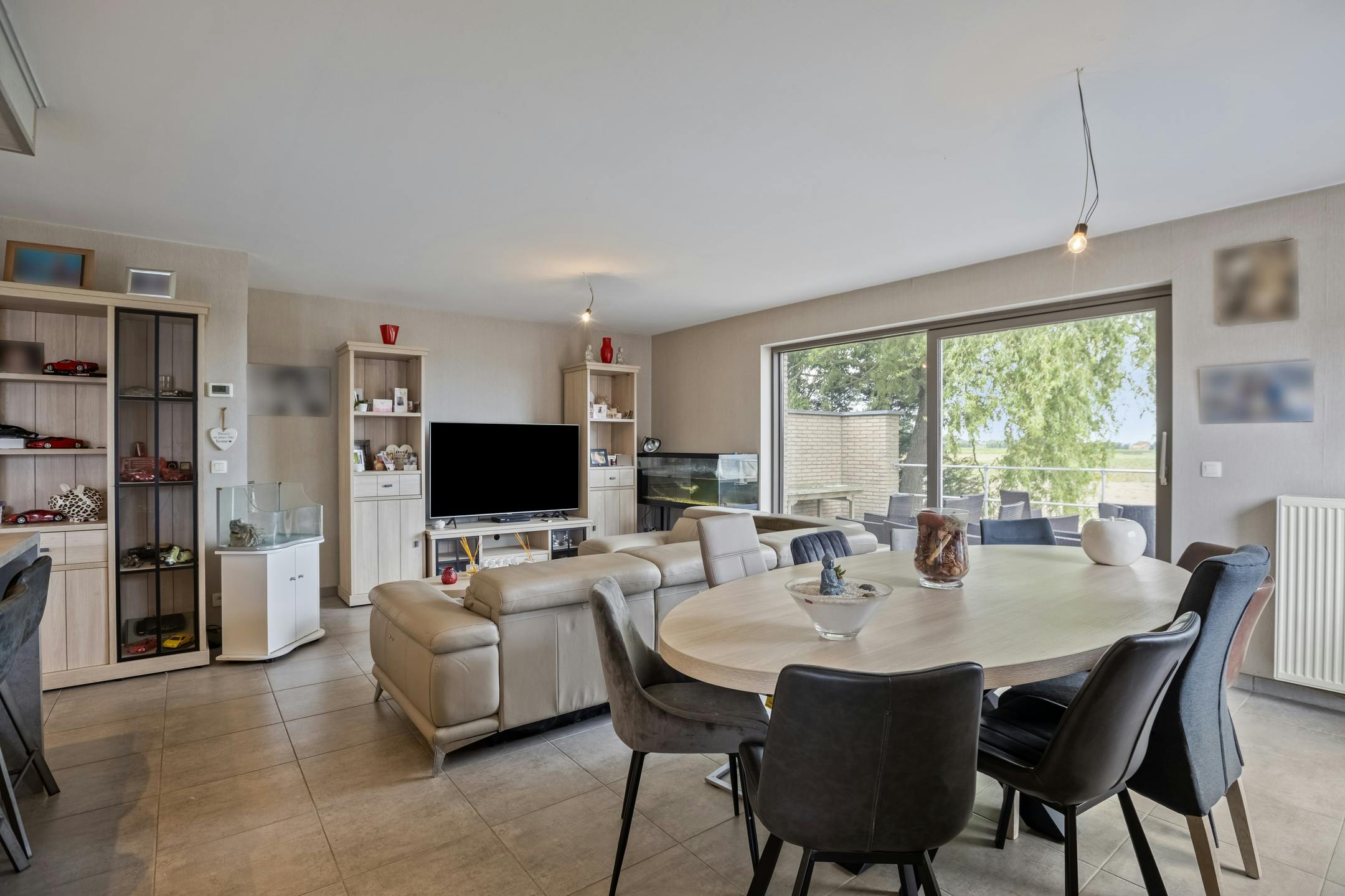 alfopen bebouwing met 3 slaapkamers op een ruim perceel in Gits! foto 2