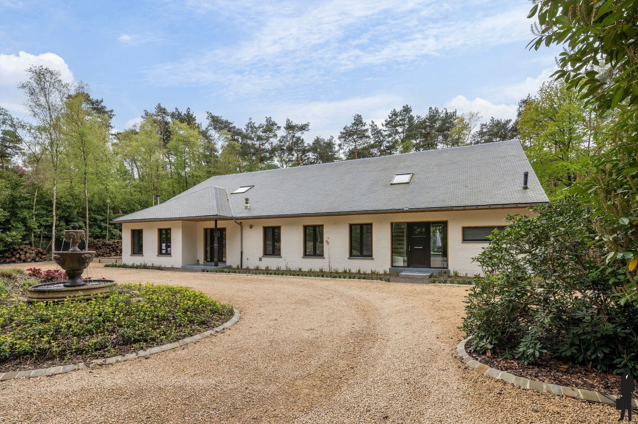 Volledige gerenoveerde villa te koop foto 37