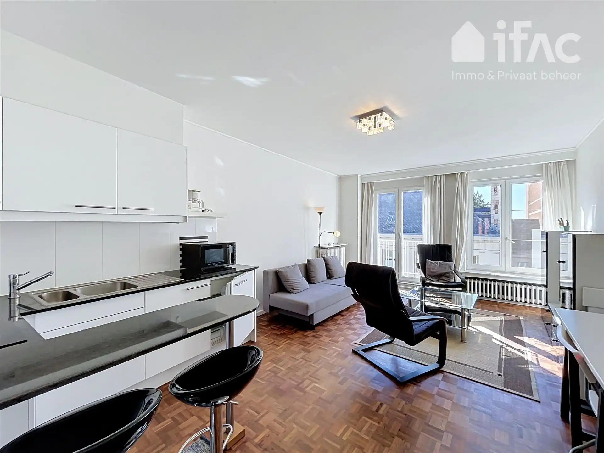 Uitstekend gelegen en gemeubeld 1 slaapkamer appartement foto 5
