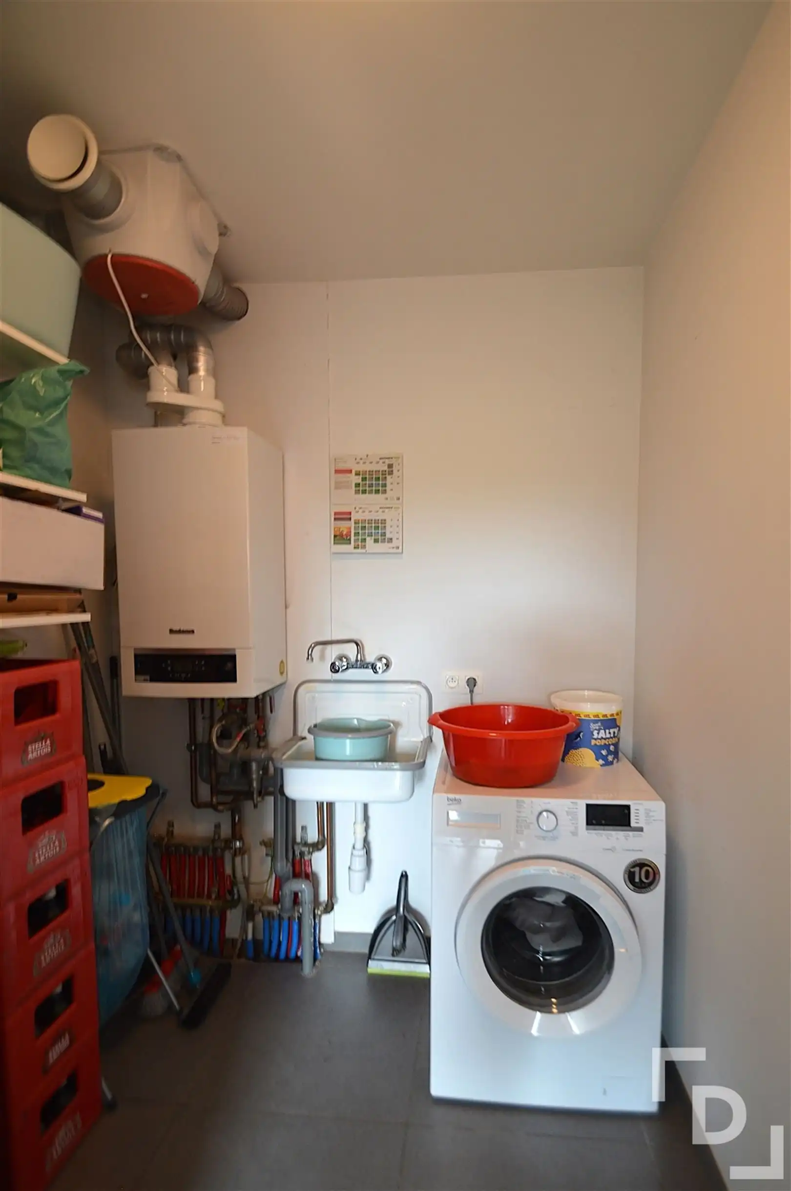 Energiezuinig en ruim appartement in centrum Ieper foto 15