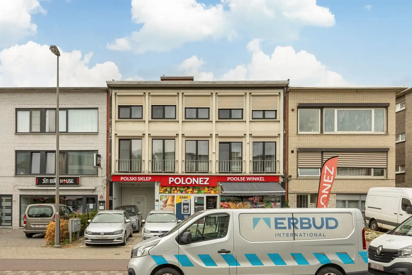 Ruim opbrengsteigendom met lift, garage en verhuurde handelsruimte foto 25