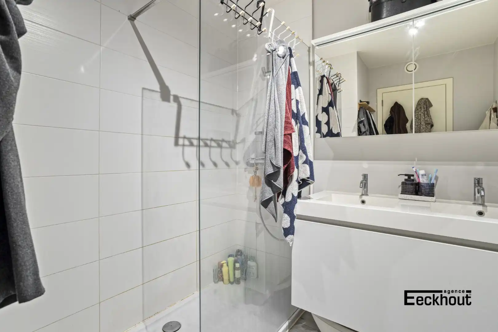 Recent 2-slaapkamerappartement met zonneterras en mooi zicht op de spuikom! foto 10