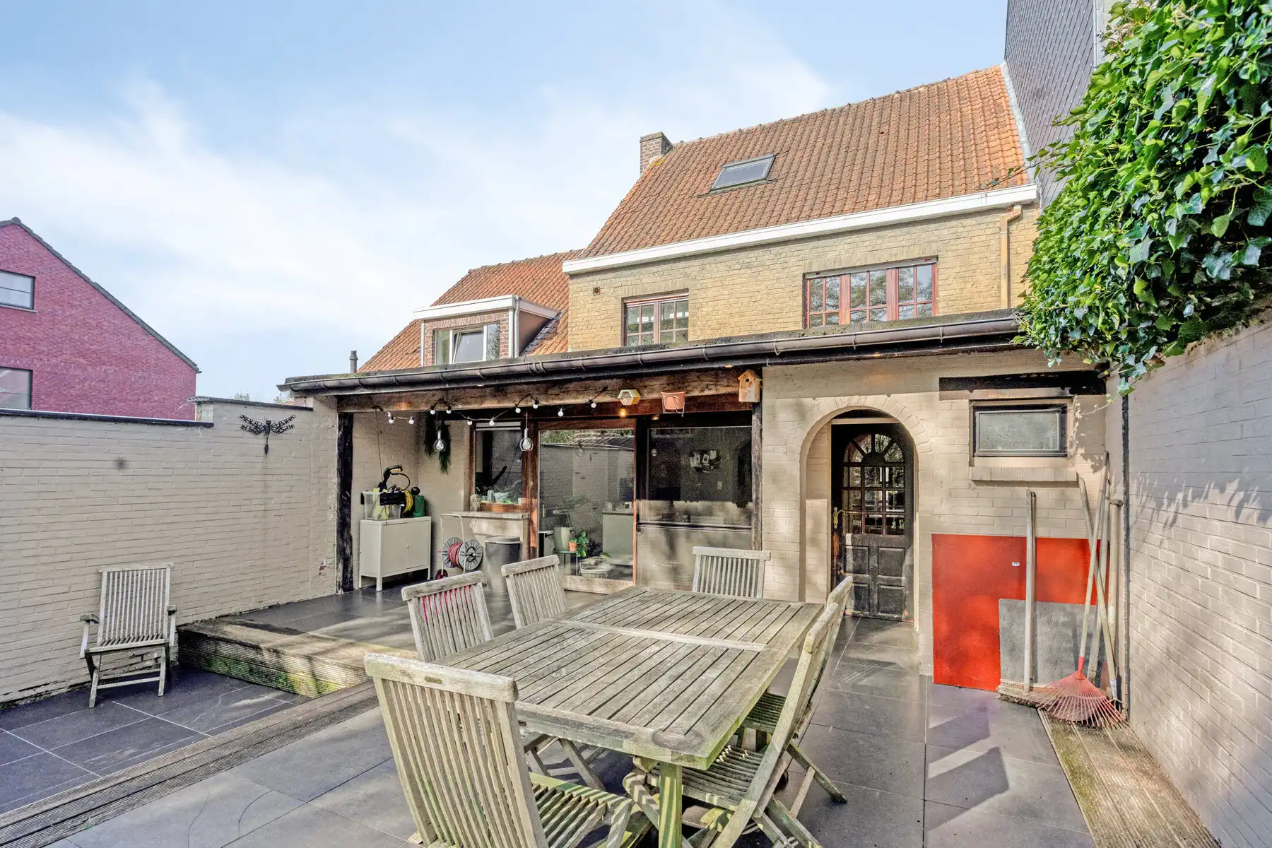 Instapklare woning met 3 slaapkamers en prachtige tuin. foto 24