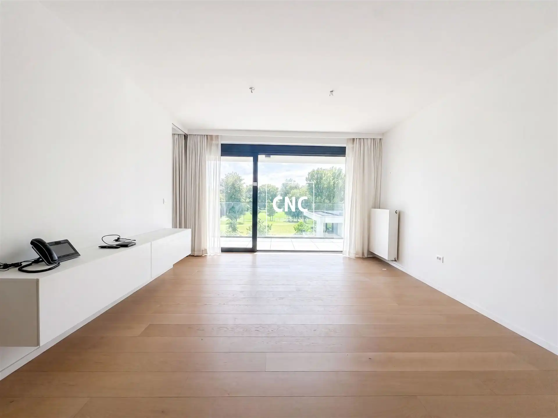 Prachtig instapklaar serviceflat met gigantische terras foto 5