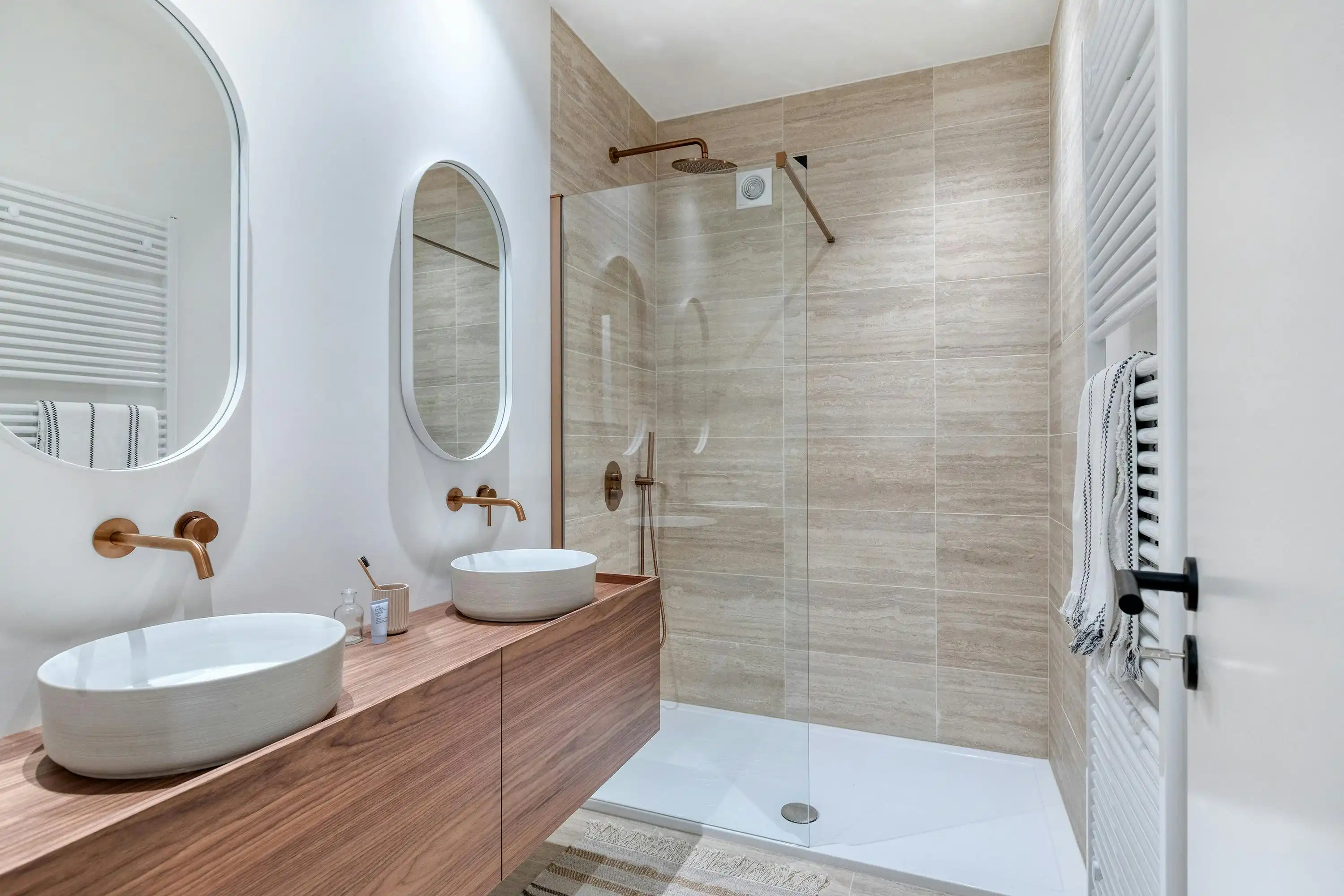 Luxueus 3-slaapkamerappartement met terras te koop in Wilrijk foto 13