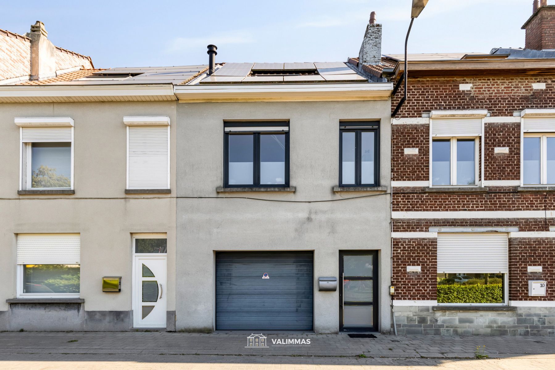 Een verzorgde, instapklare rijwoning met garage & mooie tuin foto 2