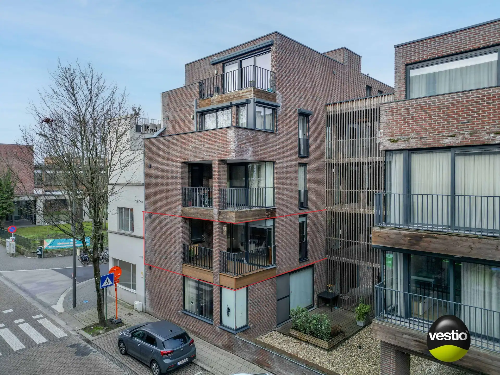 RUIM, MODERN APPARTEMENT 120 M² MET 3 SLAAPKAMERS foto 3