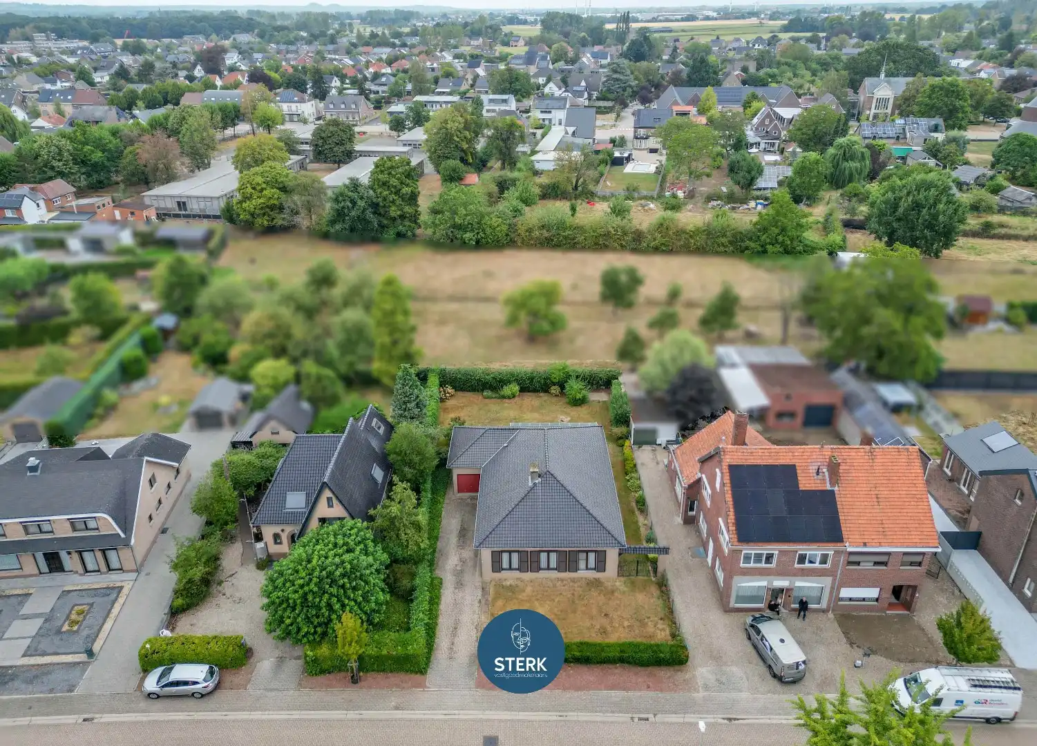 GELIJKVLOERSE WONING MET VEEL POTENTIEEL OP EEN RUSTIGE LOCATIE TE REKEM !  foto 4