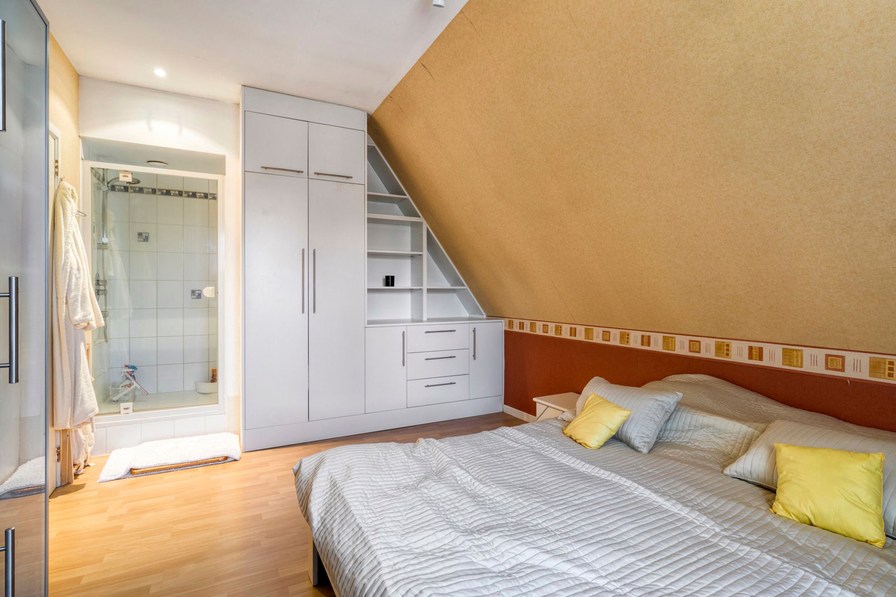 VOLLEDIG INSTAPKLARE VILLA TE KOOP IN DE GEMEENTE WEMMEL! foto 27