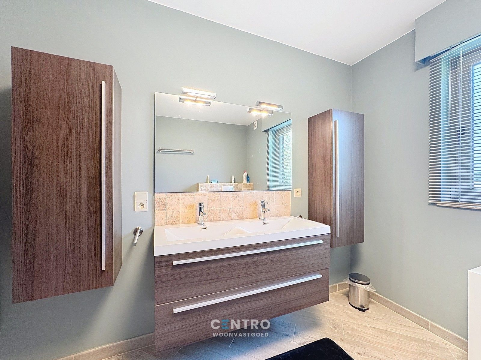 INTERESSANT gelegen woning op circa 1.200m2 grond te Uitkerke! foto 10