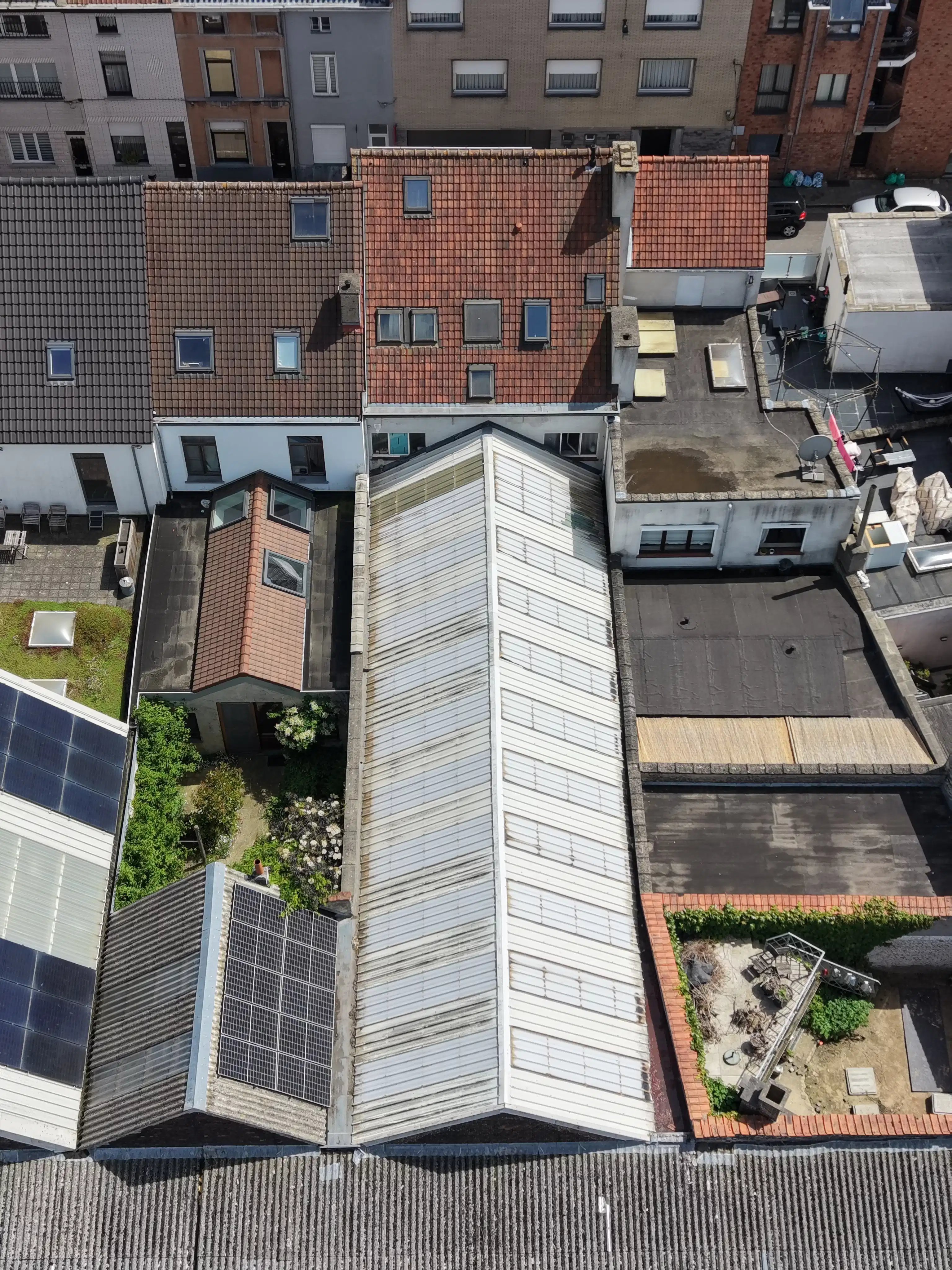 Opbrengsteigendom met magazijn en twee appartementen nabij Gent foto 20