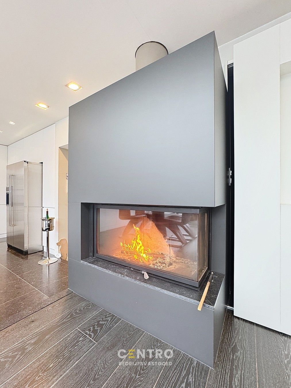 Prachtig BEDRIJFSPAND, bestaande uit MAGAZIJN (576m2 + tussenverdieping), BURELEN en instapklare, alleenstaande WONING. Op ambachtelijke zone te Aalter. foto 19