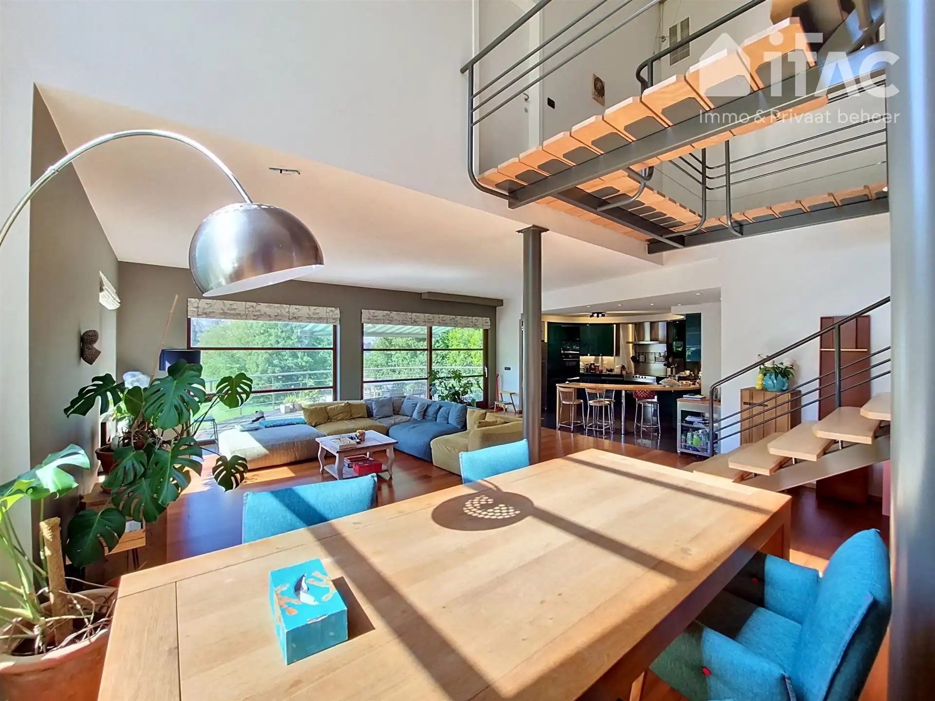 Unieke moderne split-levelvilla met zwembad op 17a83ca foto 13