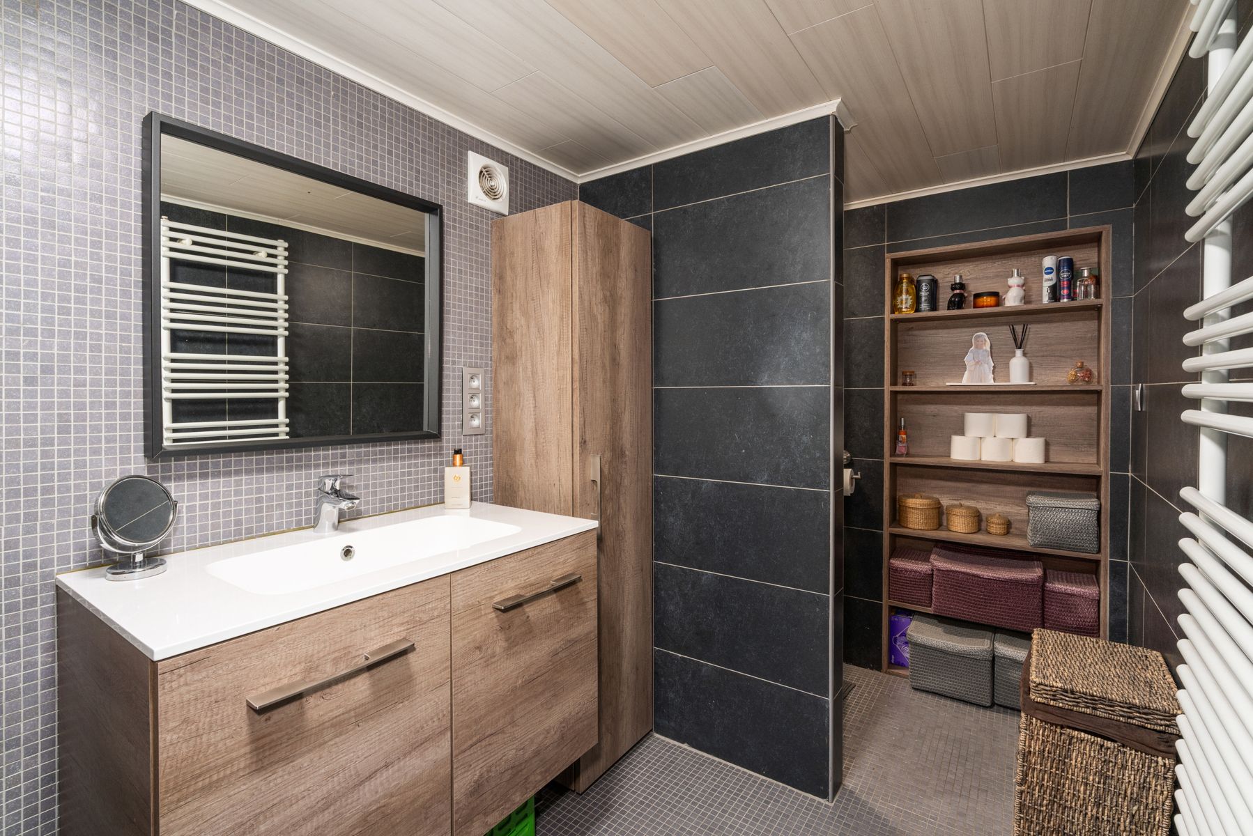 Instapklare halfopen bebouwing met 4 slaapkamers en tuin foto 7