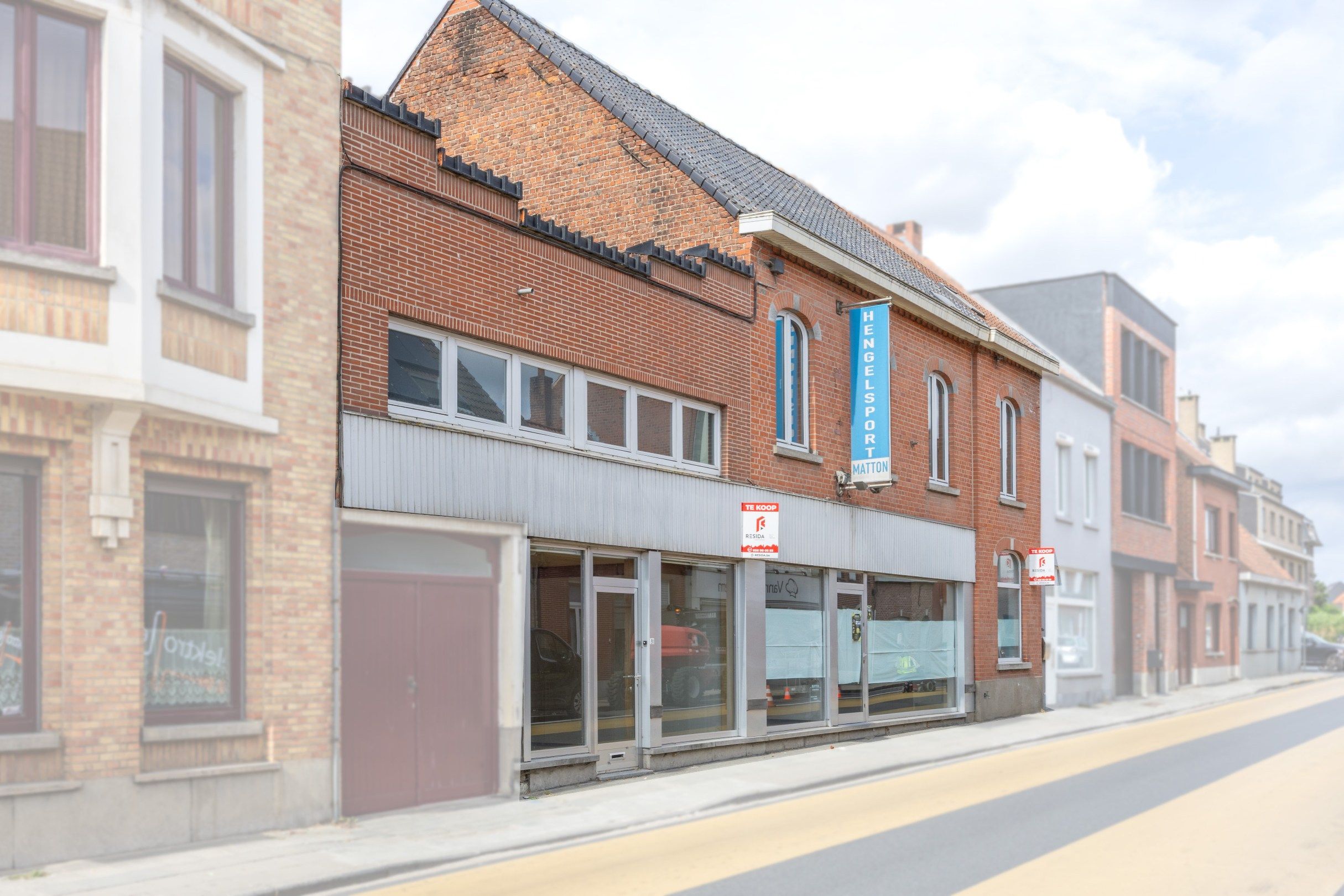 Hoofdfoto van de publicatie: Gebouw voor gemengd gebruik met atelier op 568 m²