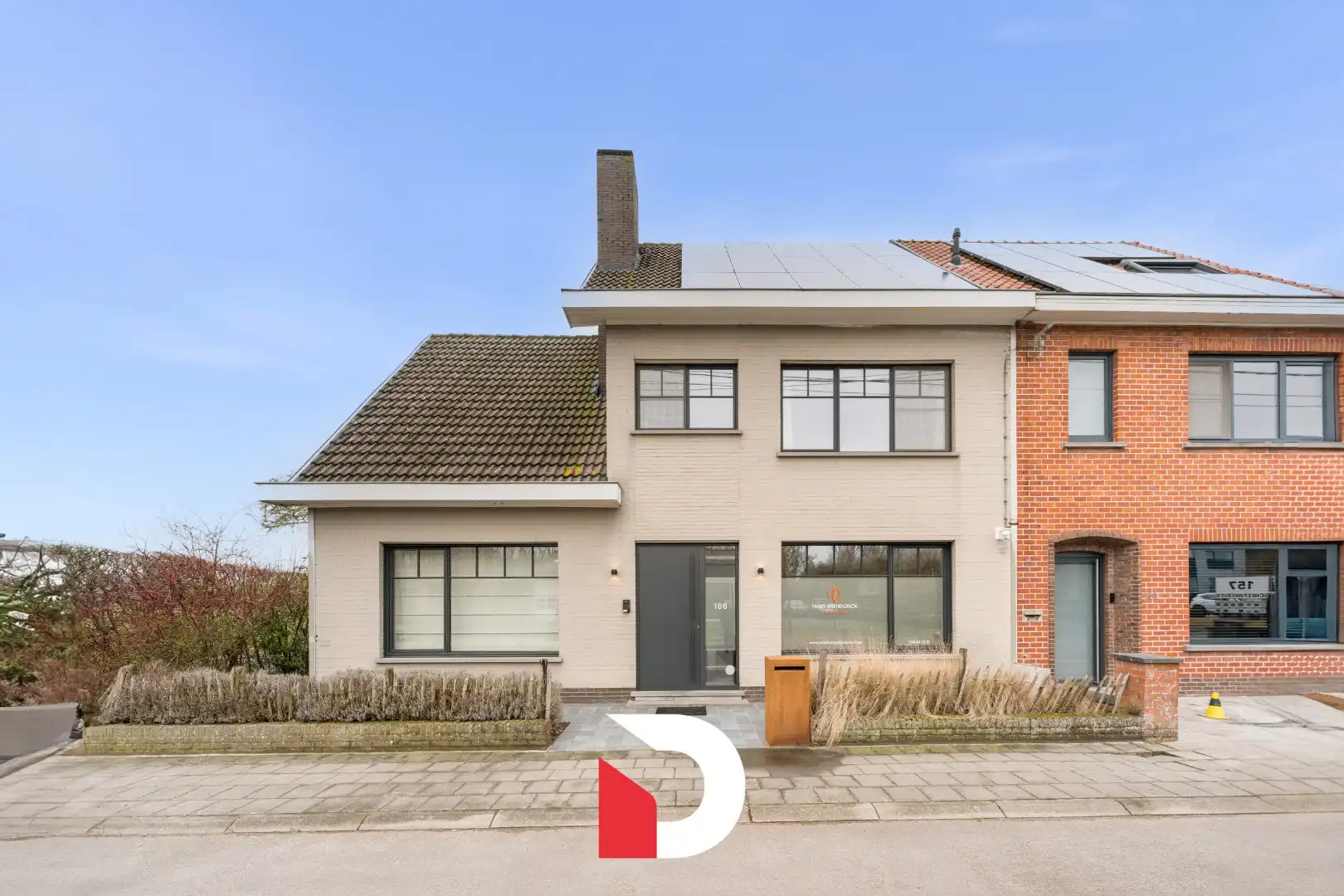 Ruime en volledig instapklare halfopen woning met praktijk op 960 m² grond foto 34