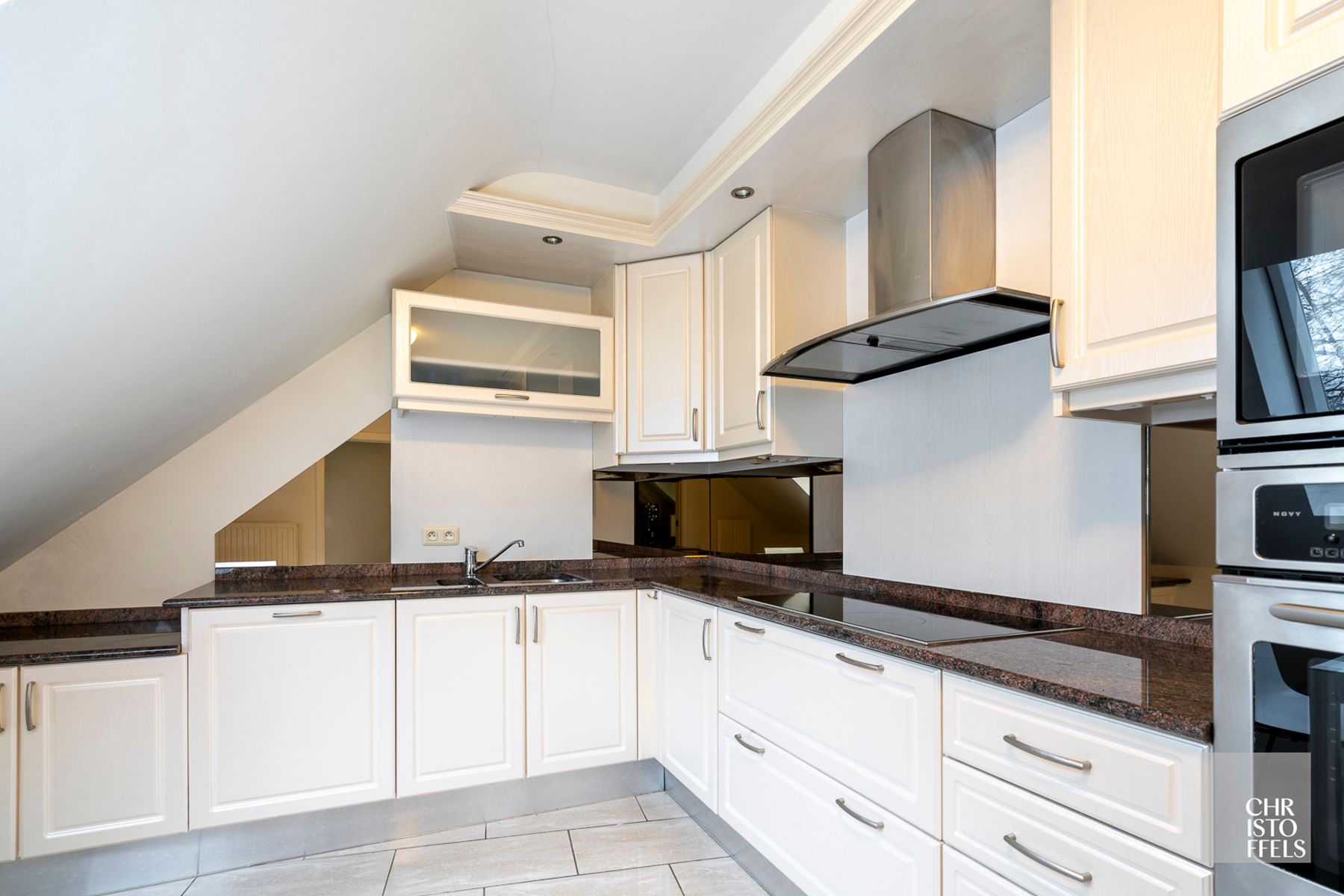TE HUUR - Ruim én energiezuinig duplexappartement (191m²) in hartje Lanaken! foto 5