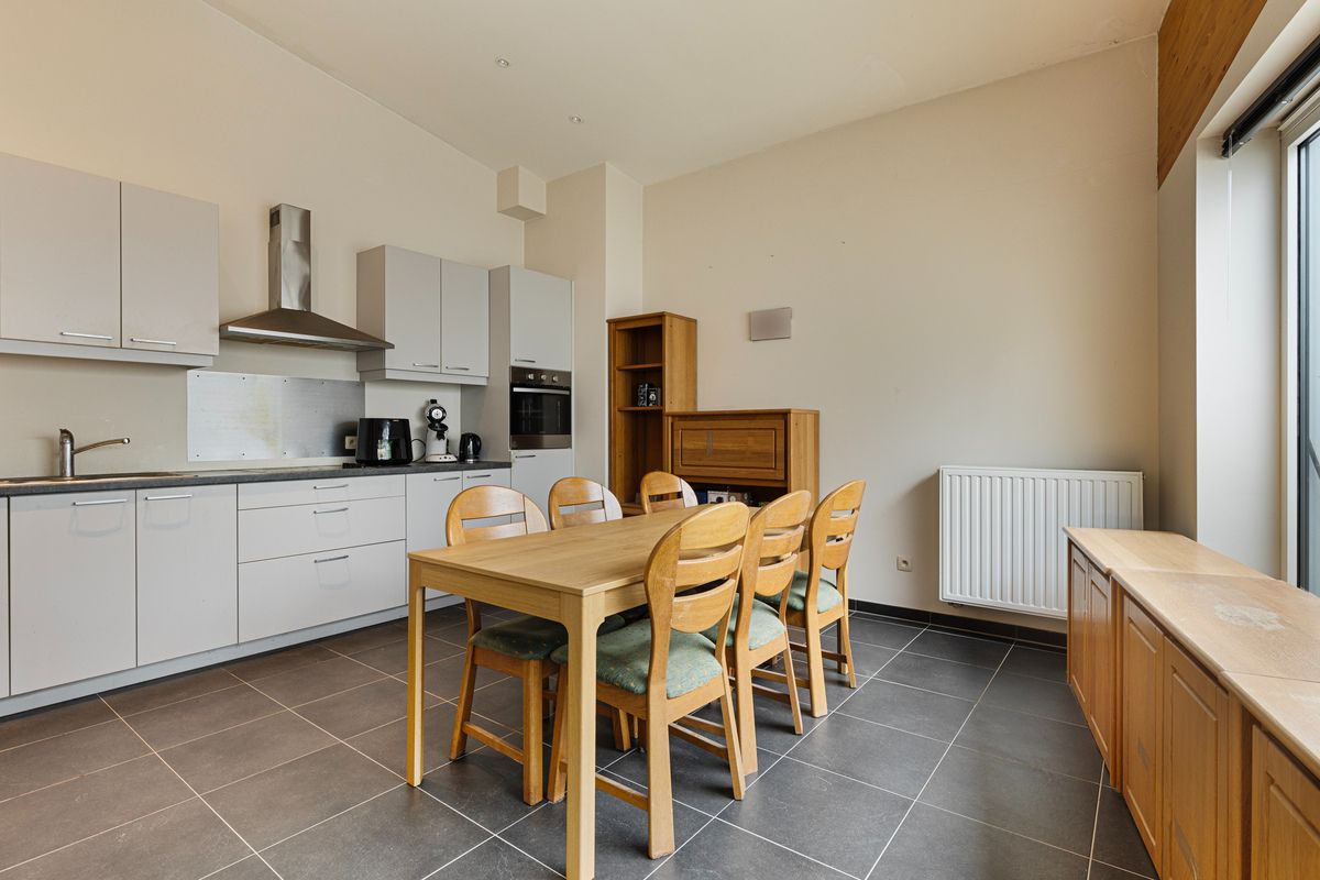 Instapklaar appartement met terras in Puurs-Sint-Amands foto 2