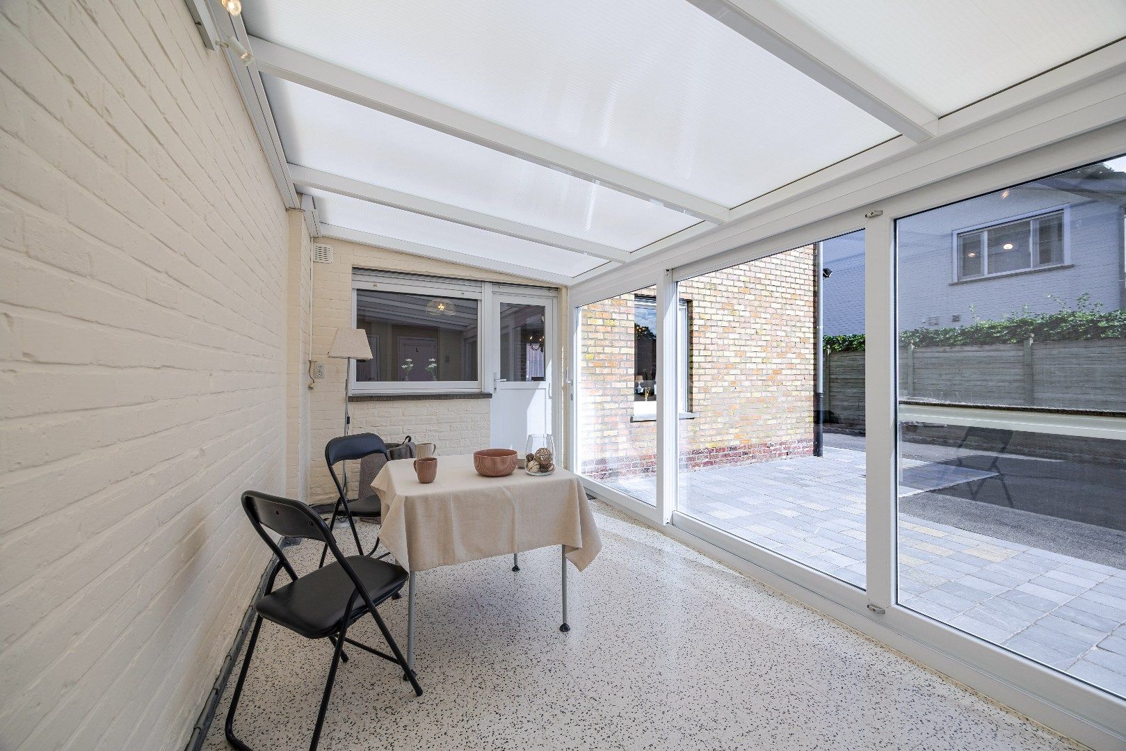 Goed onderhouden woning met ruime tuin in St-Joris. foto 7