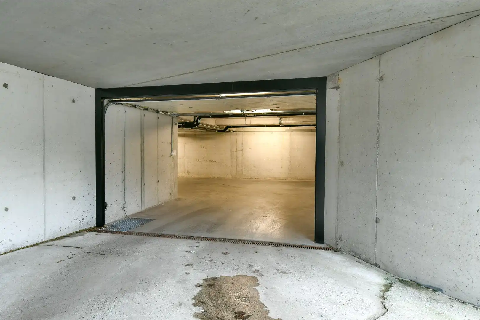 Recente afgesloten garagebox foto 4