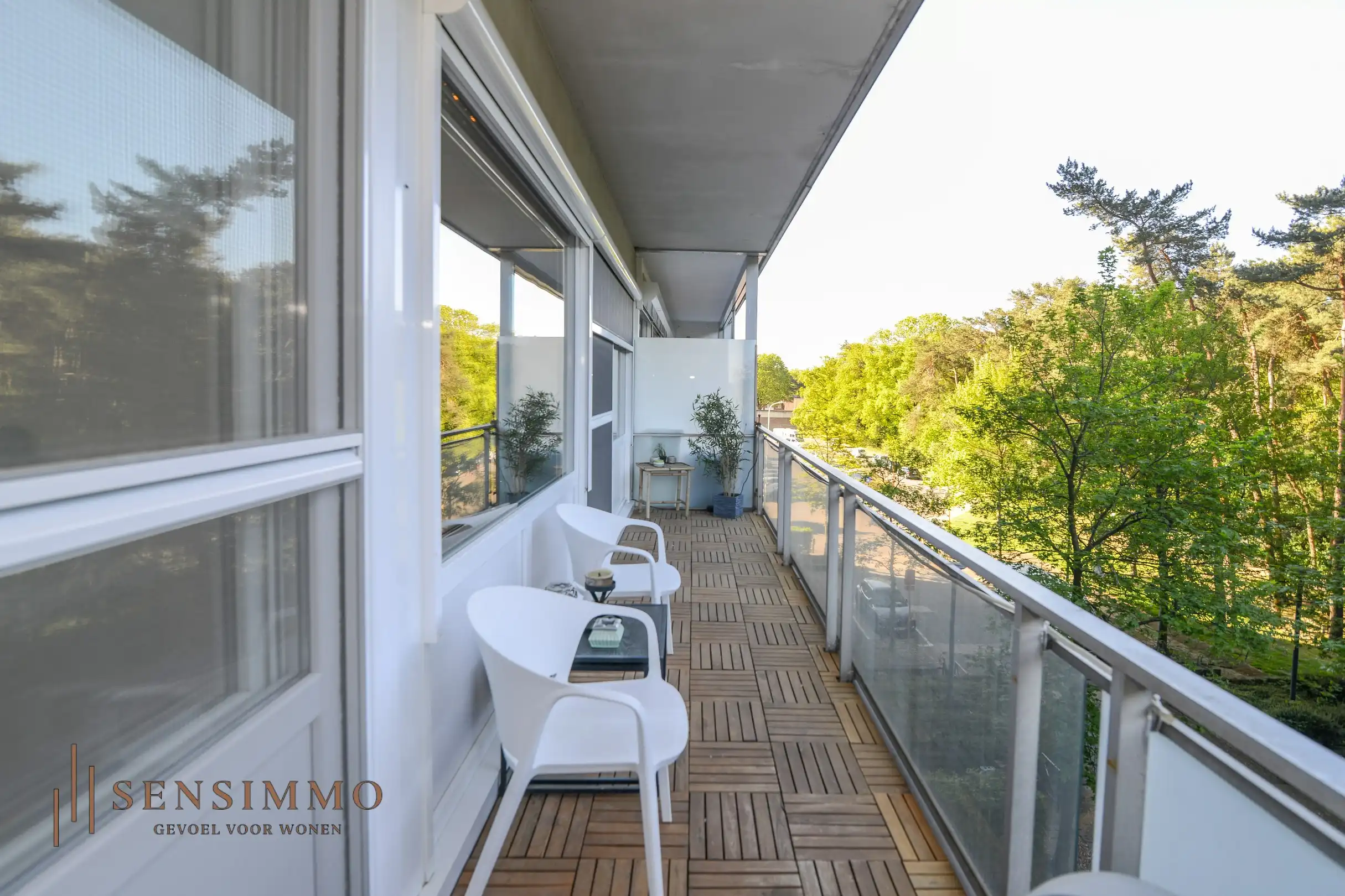 Gerenoveerd 3 slaapkamer appartement met kelderberging vlakbij Genk centrum! foto 16