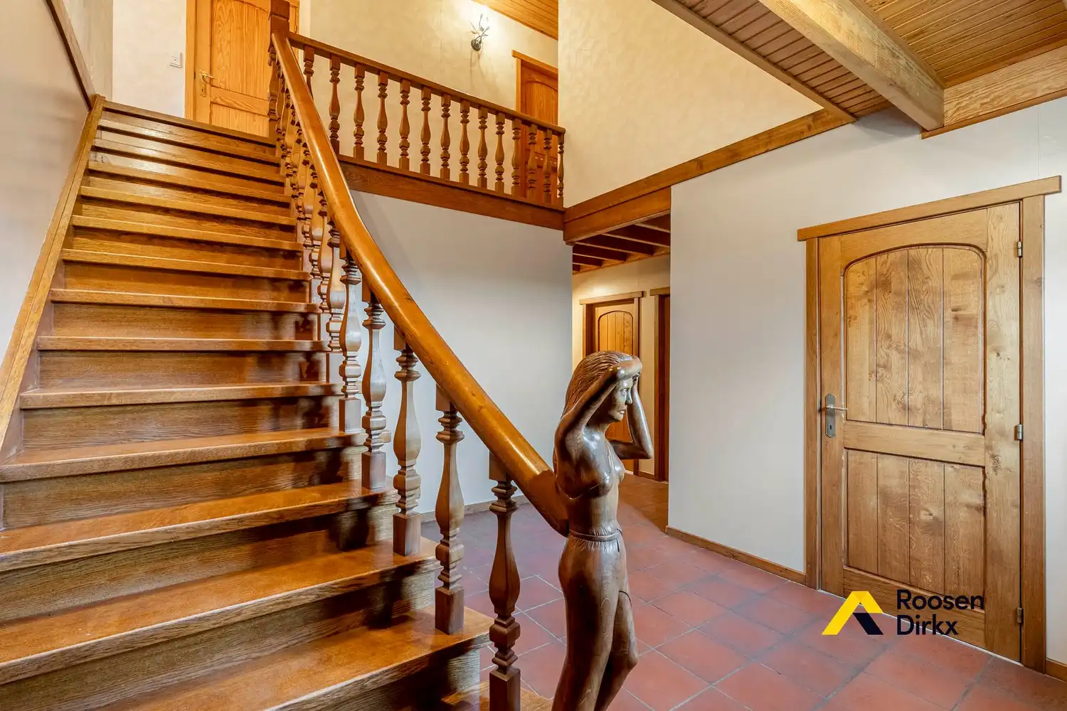 Solide woning met  4 slaapkamers en ruime garage op perceel van 734m² foto 14