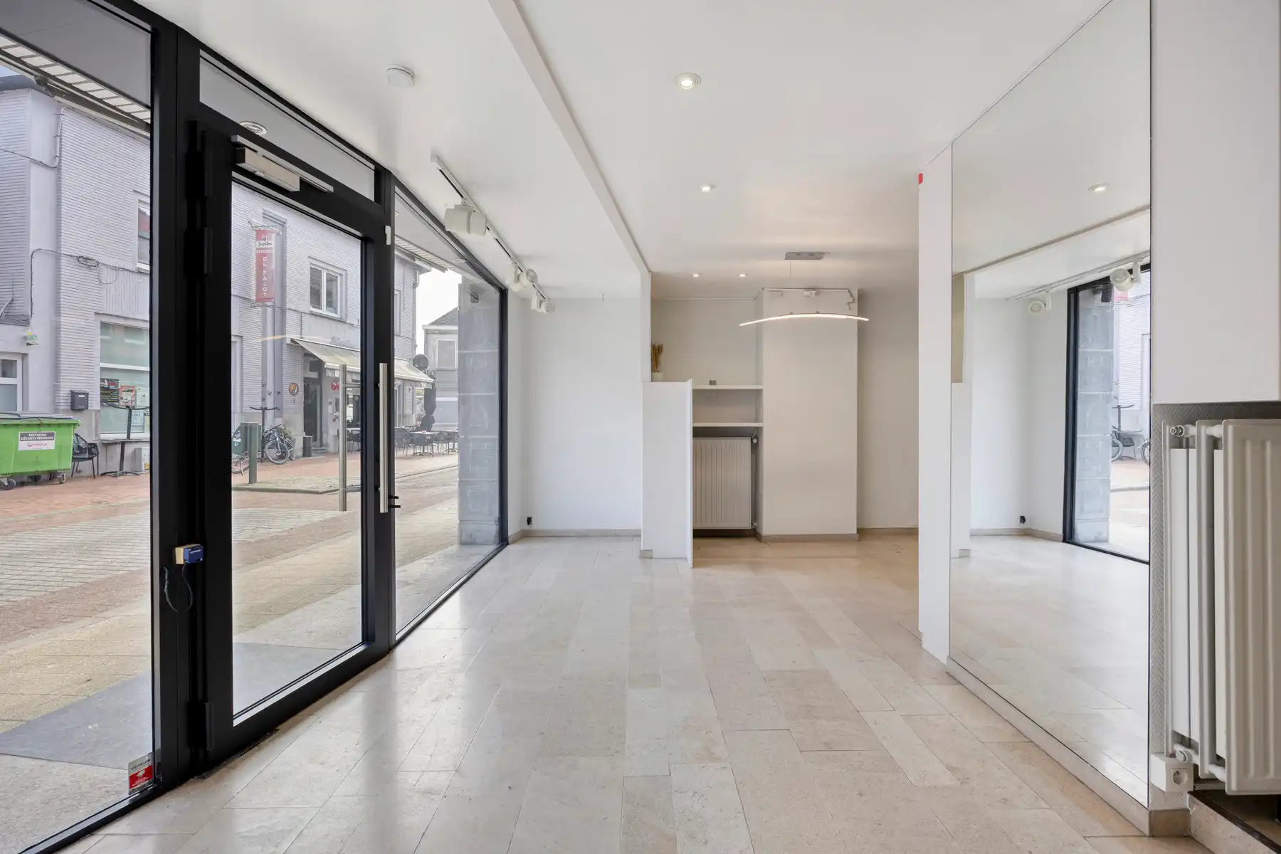 Commercieel gelijkvloers met woonst foto 2