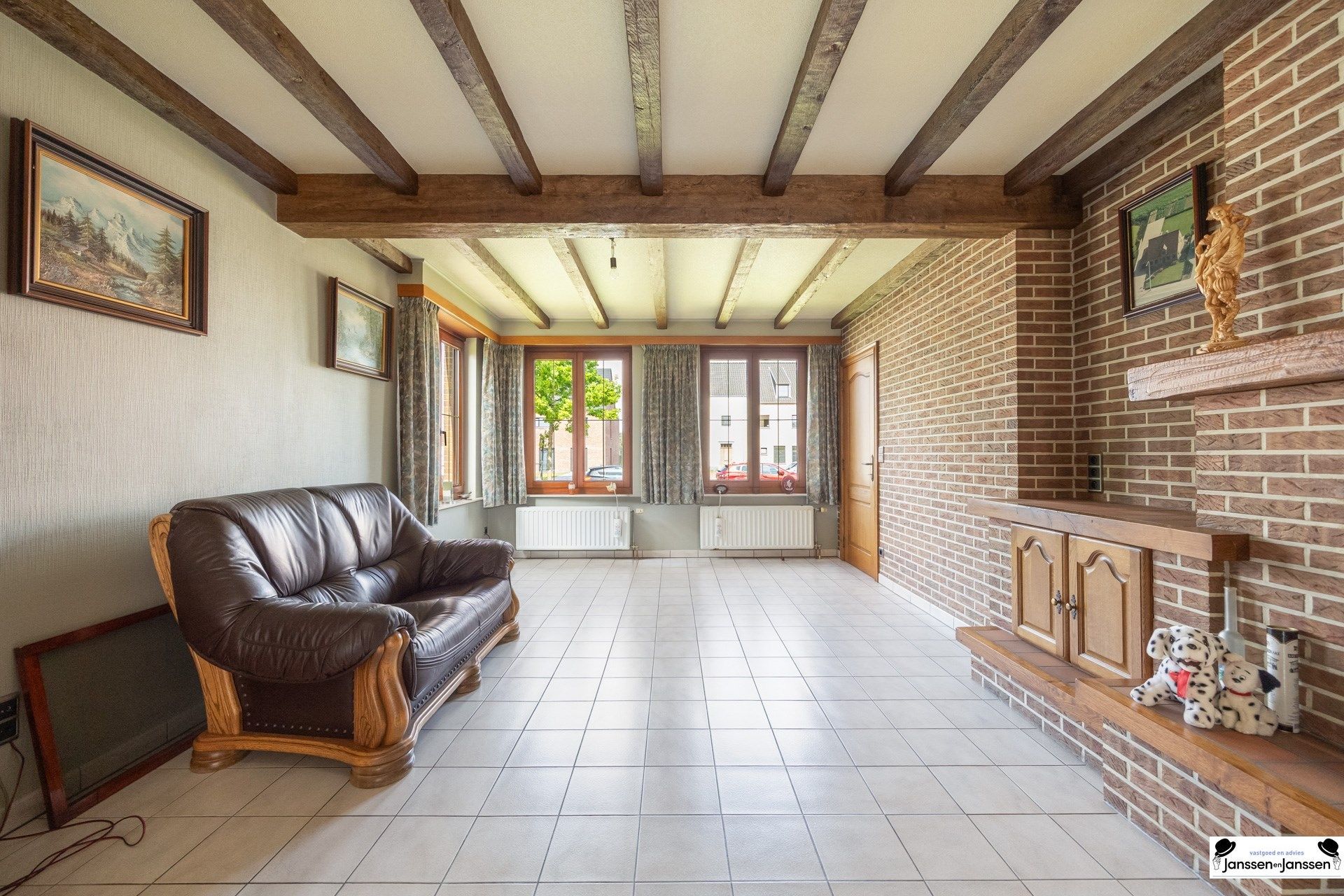 Ruime gezinswoning met 3à4 slaapkamers, kelder op een centrale locatie! foto 6