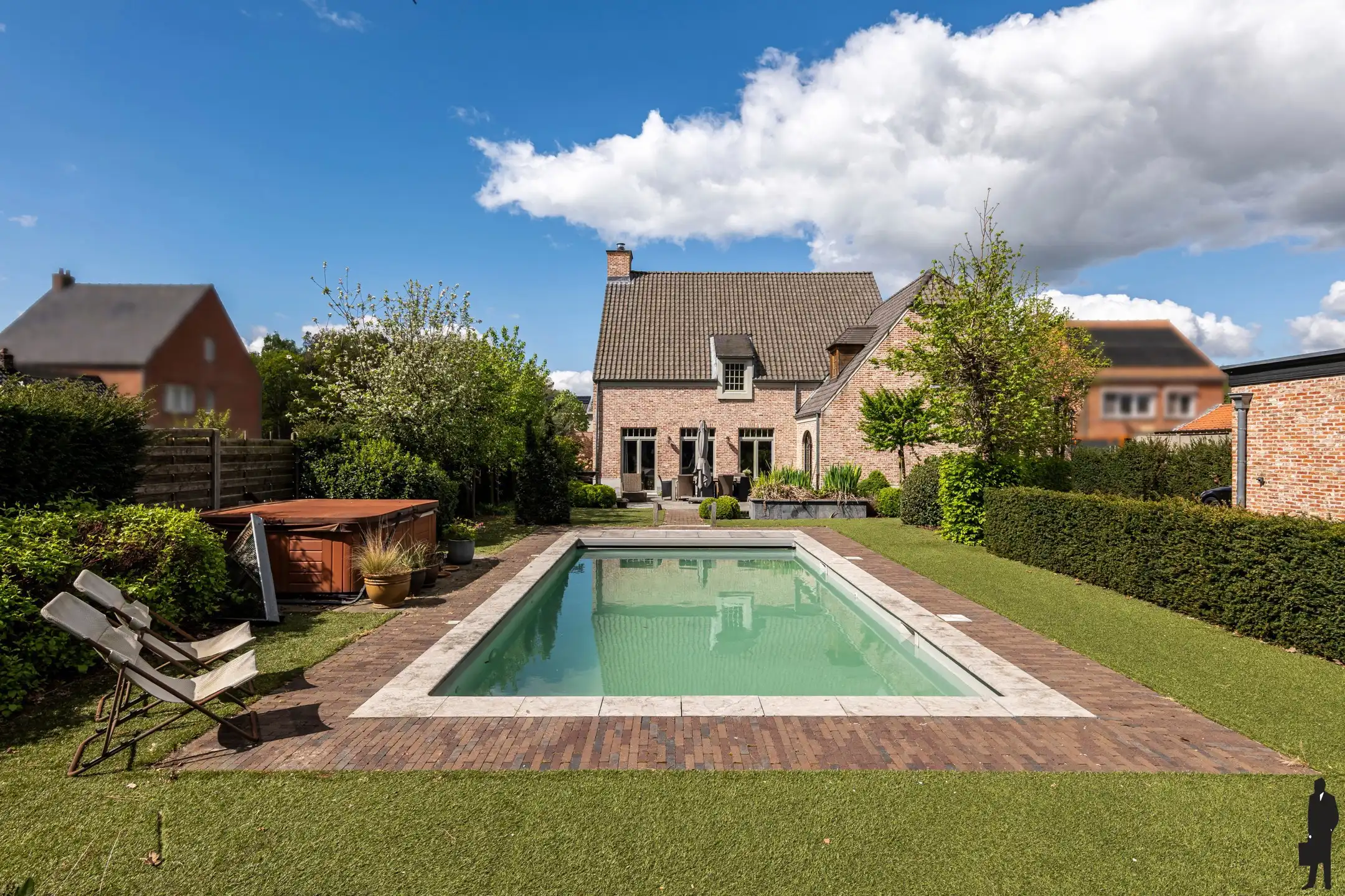 Unieke villa met studio en zwembad op maar liefst 4.270 m² foto 18