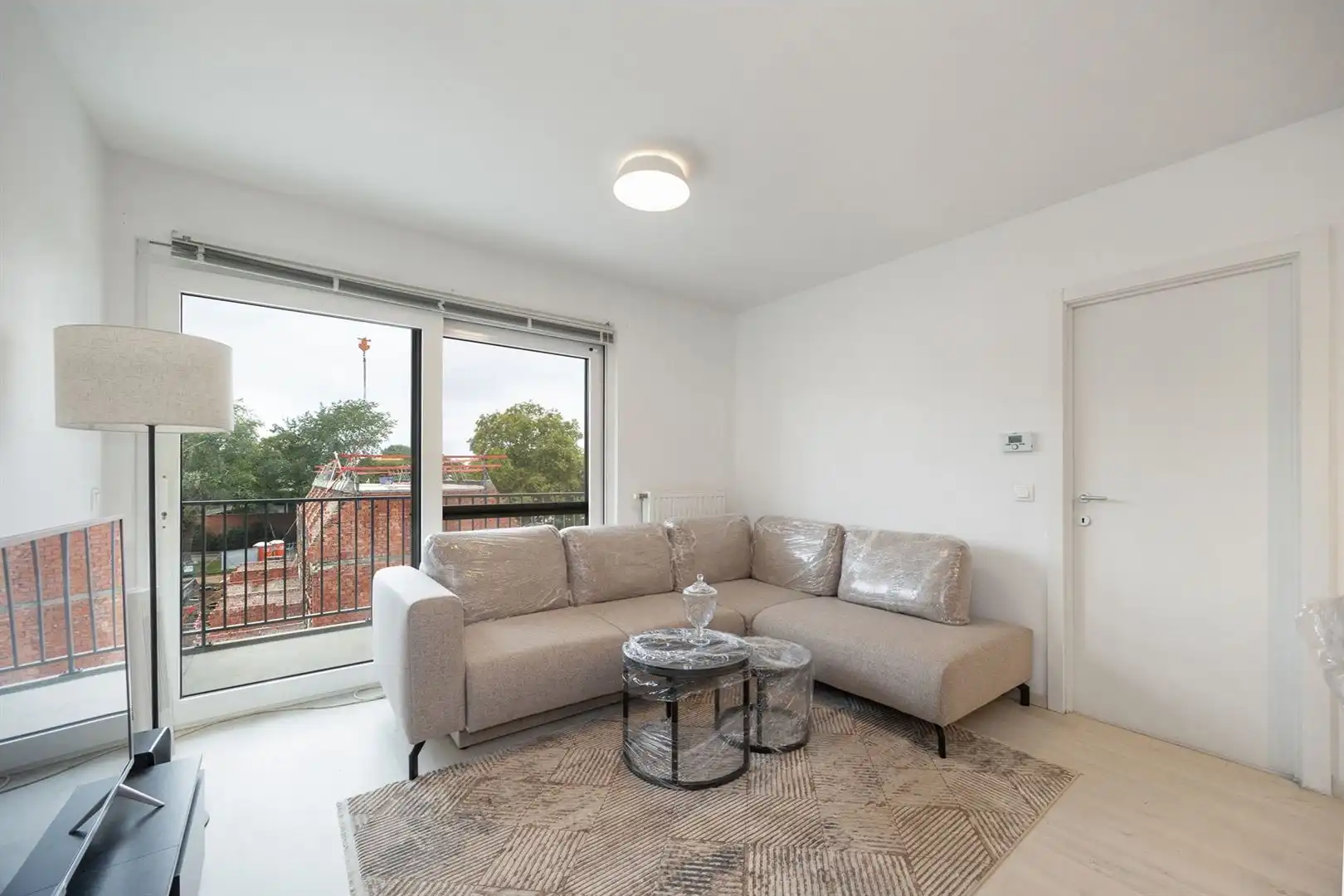 Modern en licht appartement met terras in parkomgeving. foto 7