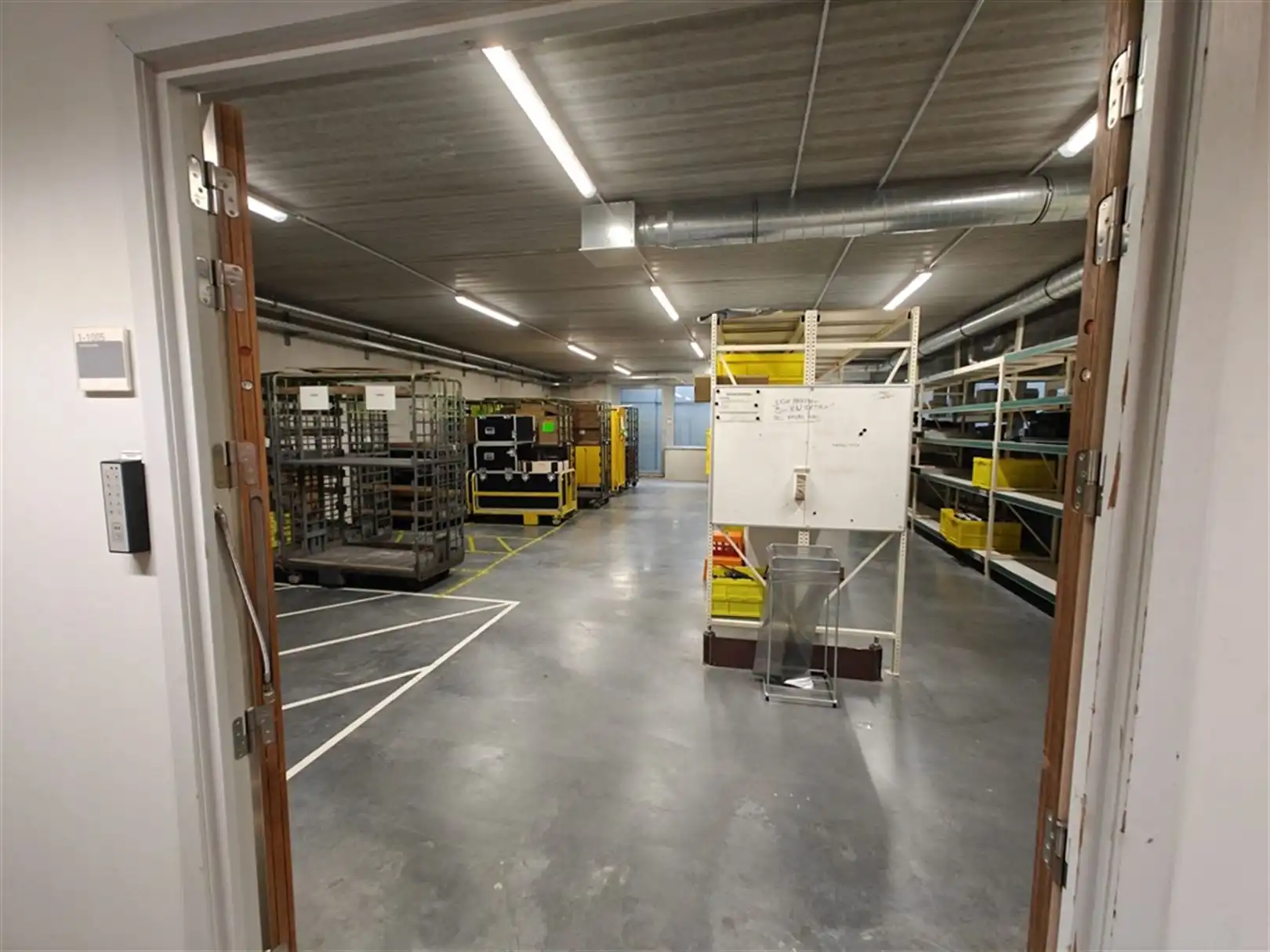 Kantoorgebouw foto 8