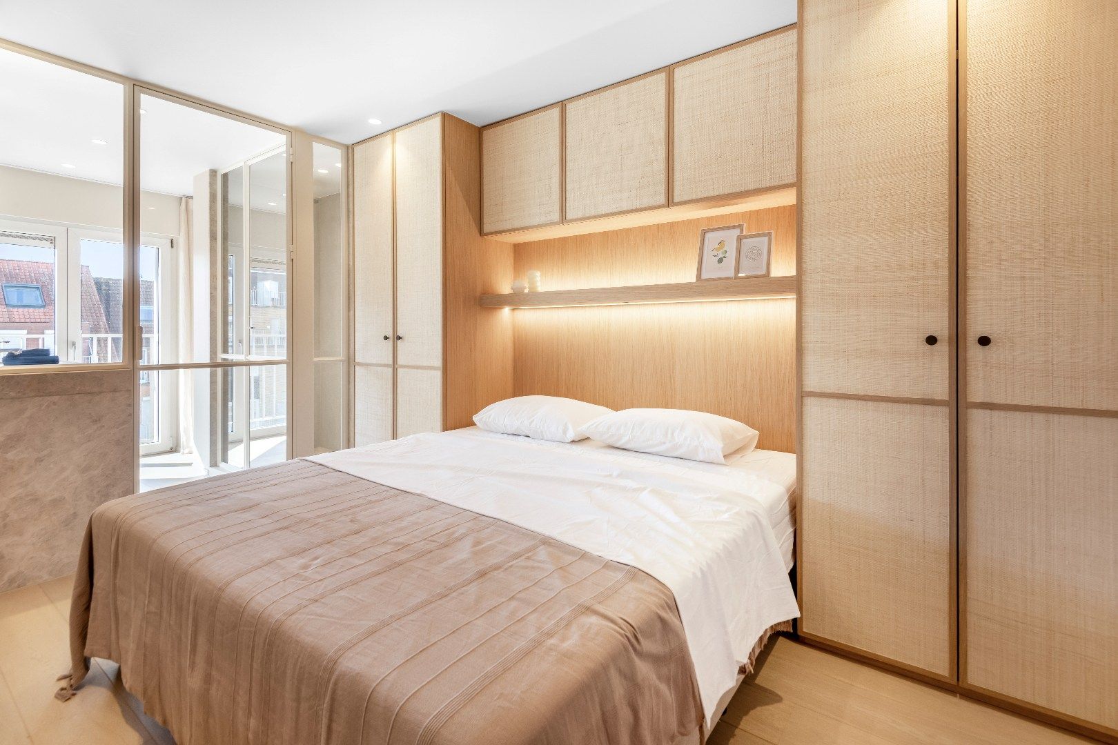 Luxueus vernieuwd appartement in het commercieel centrum op wandelafstand van de Zeedijk.   foto 8