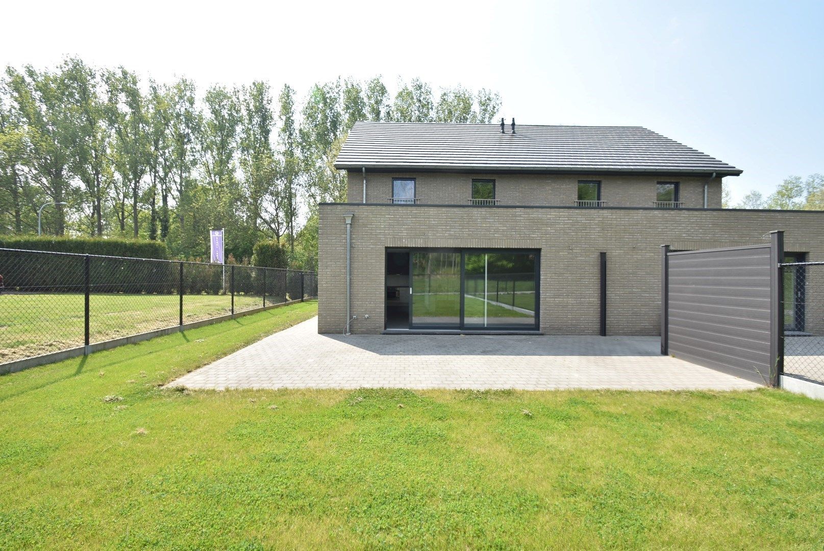 Zeer degelijk gebouwde ruime nieuwbouwwoning met inpandige garage en tuin op 4a81ca,  foto 26
